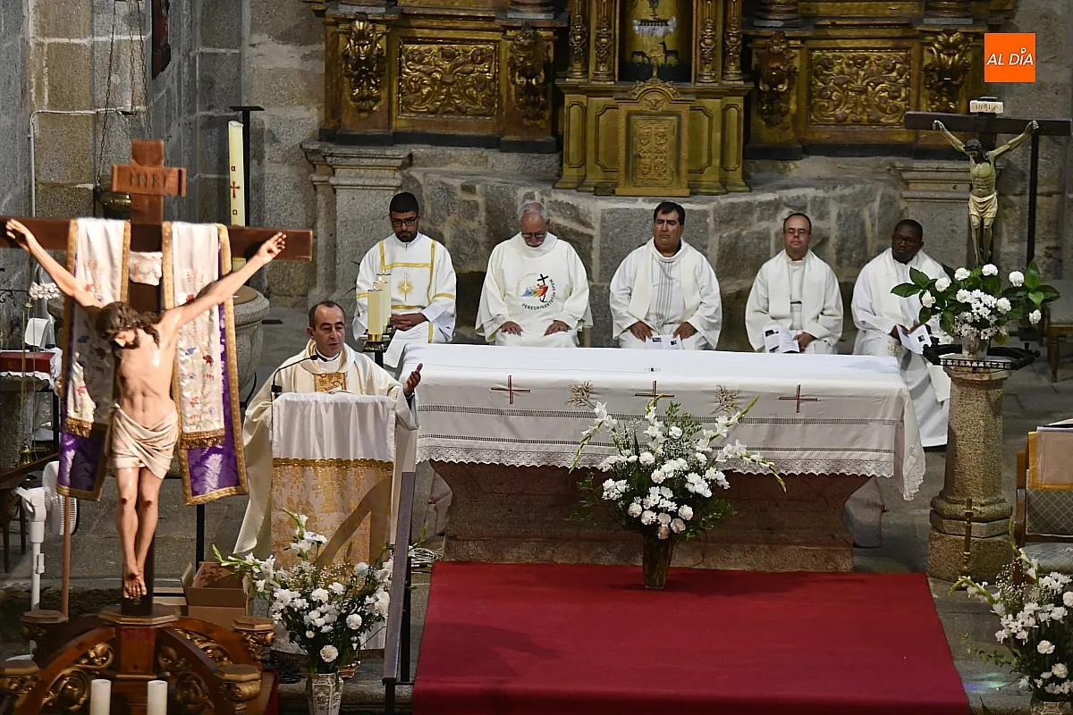 Bodas de plata sacerdotales de Gabriel Ángel Cid en Villar de la Yegua/ Fotos: Adrián M.Pastor