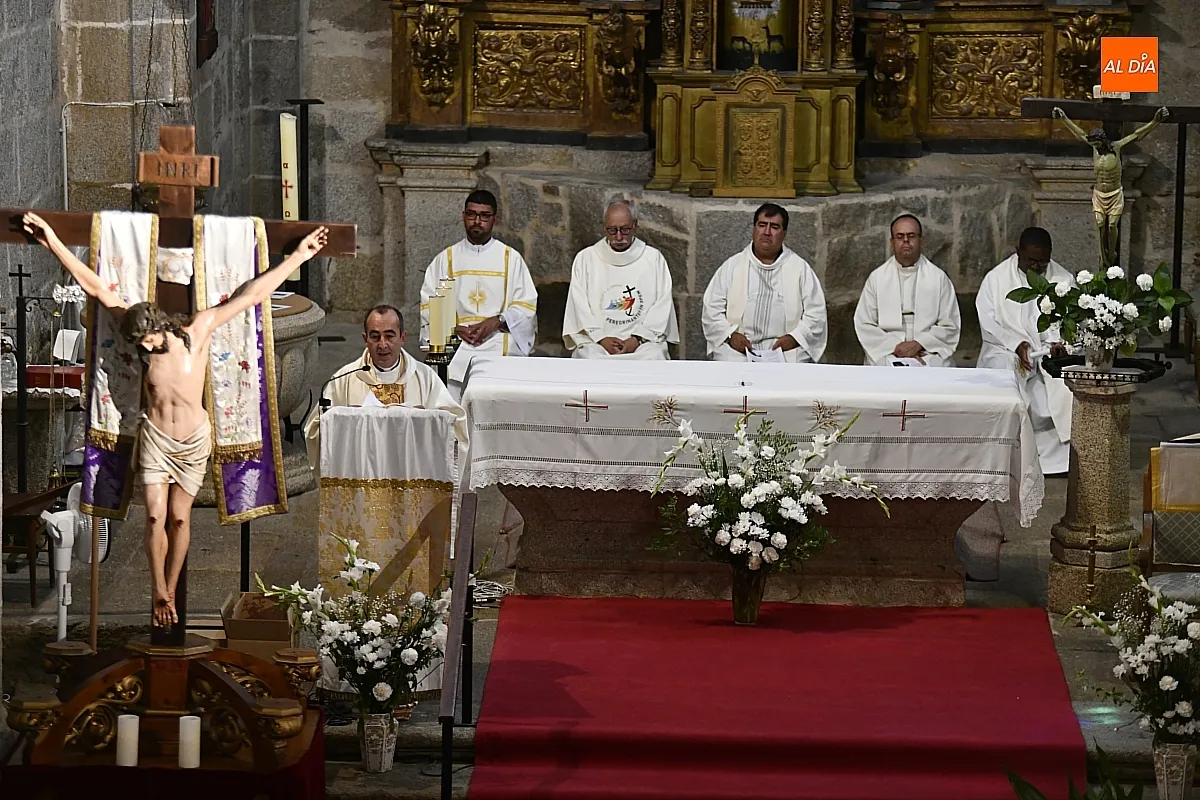Bodas de plata sacerdotales de Gabriel Ángel Cid en Villar de la Yegua/ Fotos: Adrián M.Pastor