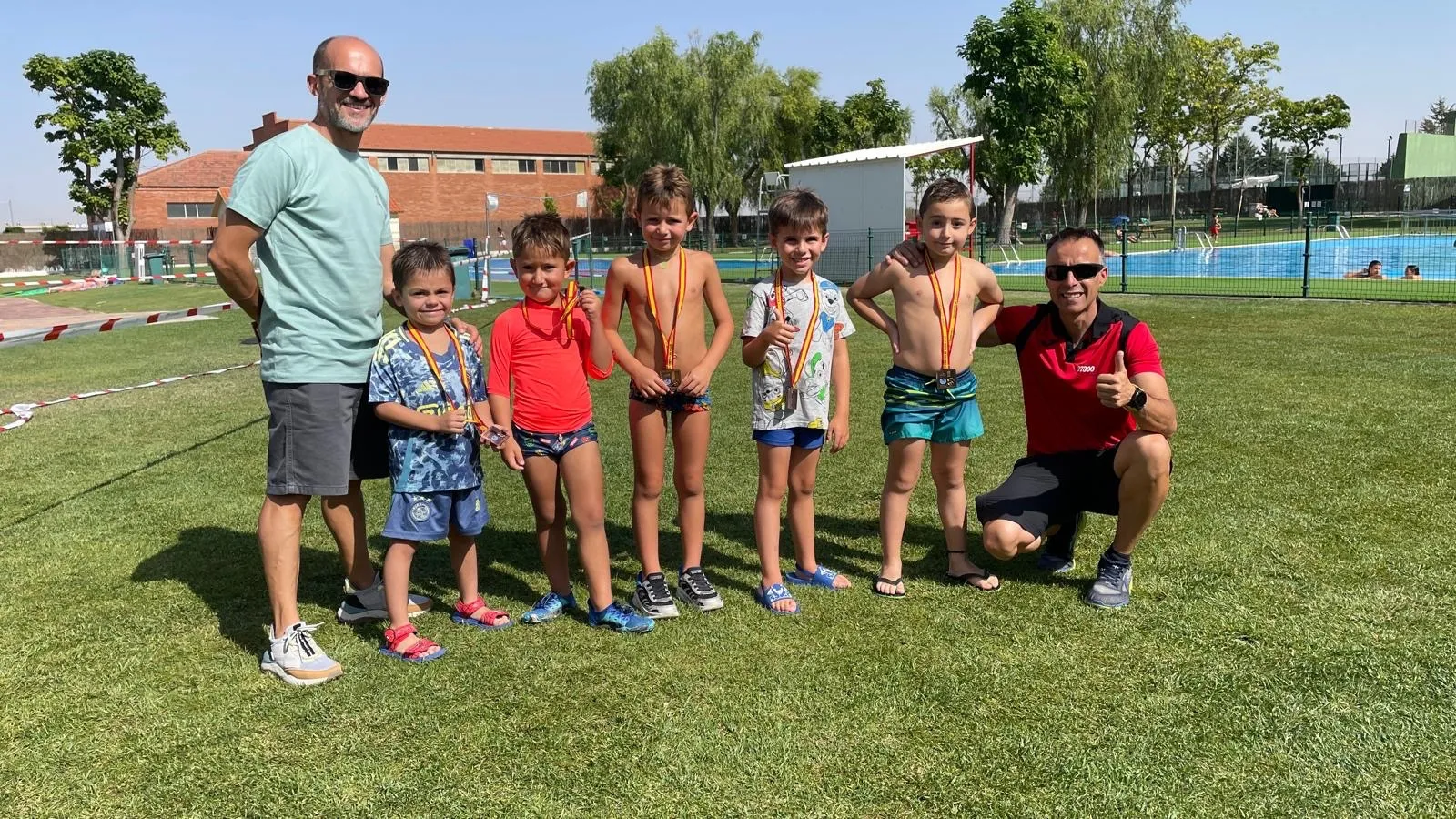 Foto 5 - Buen ambiente y participaci&oacute;n para el III Mini Triatl&oacute;n y entrenamiento para adultos en las piscinas