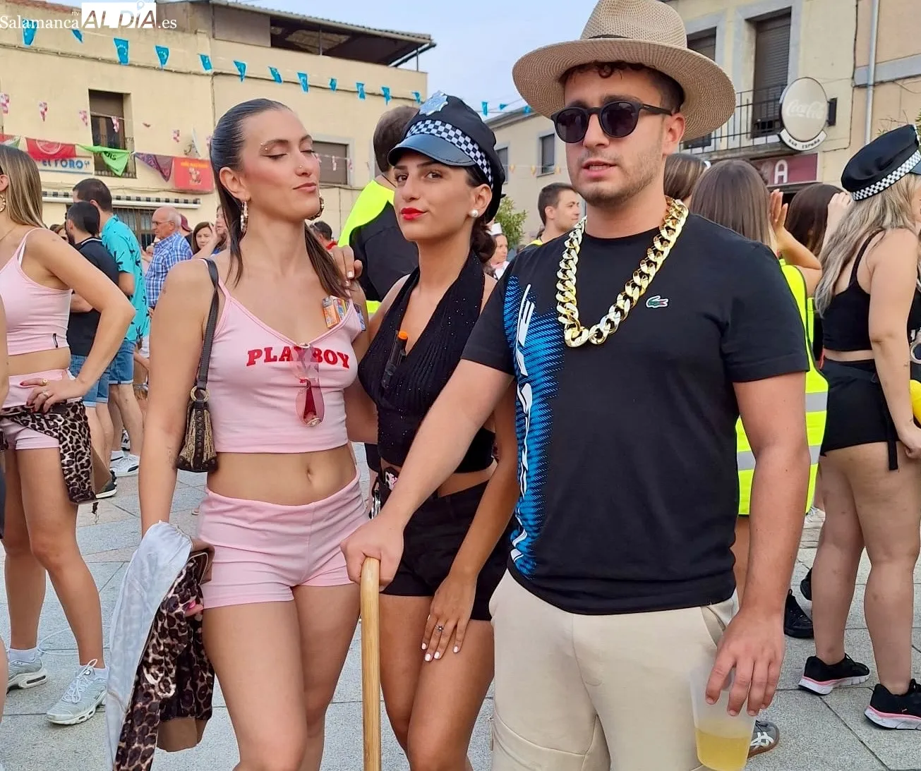 Desfile de peñas en Cantalpino