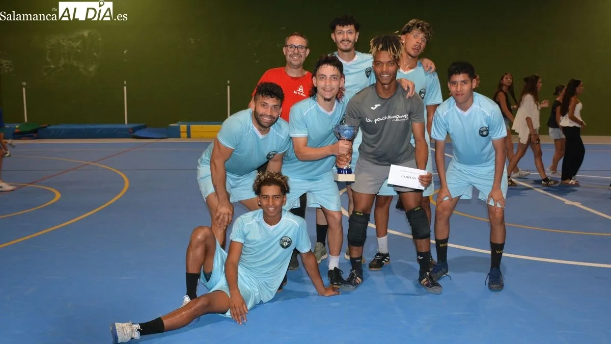 Equipo del bar La Plaza, de Lumbrales, campeón del torneo