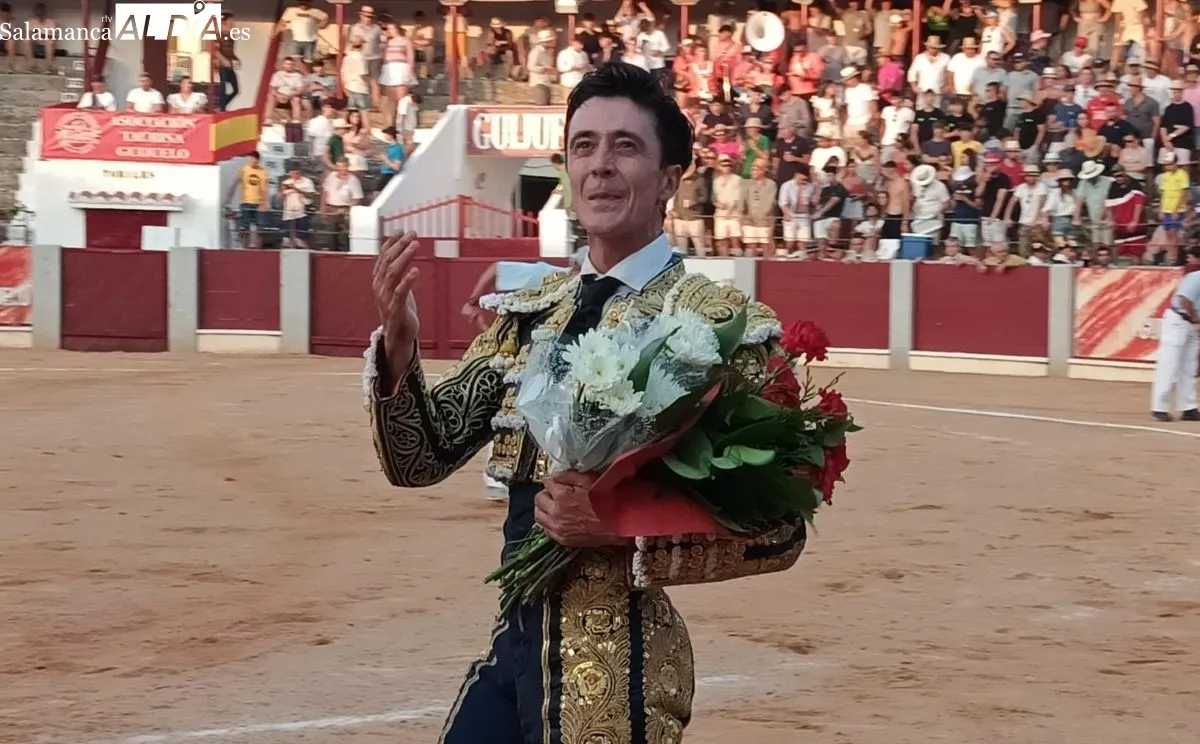 Foto 3 - V&Iacute;DEO Y FOTOS | El Capea, despedida con honores