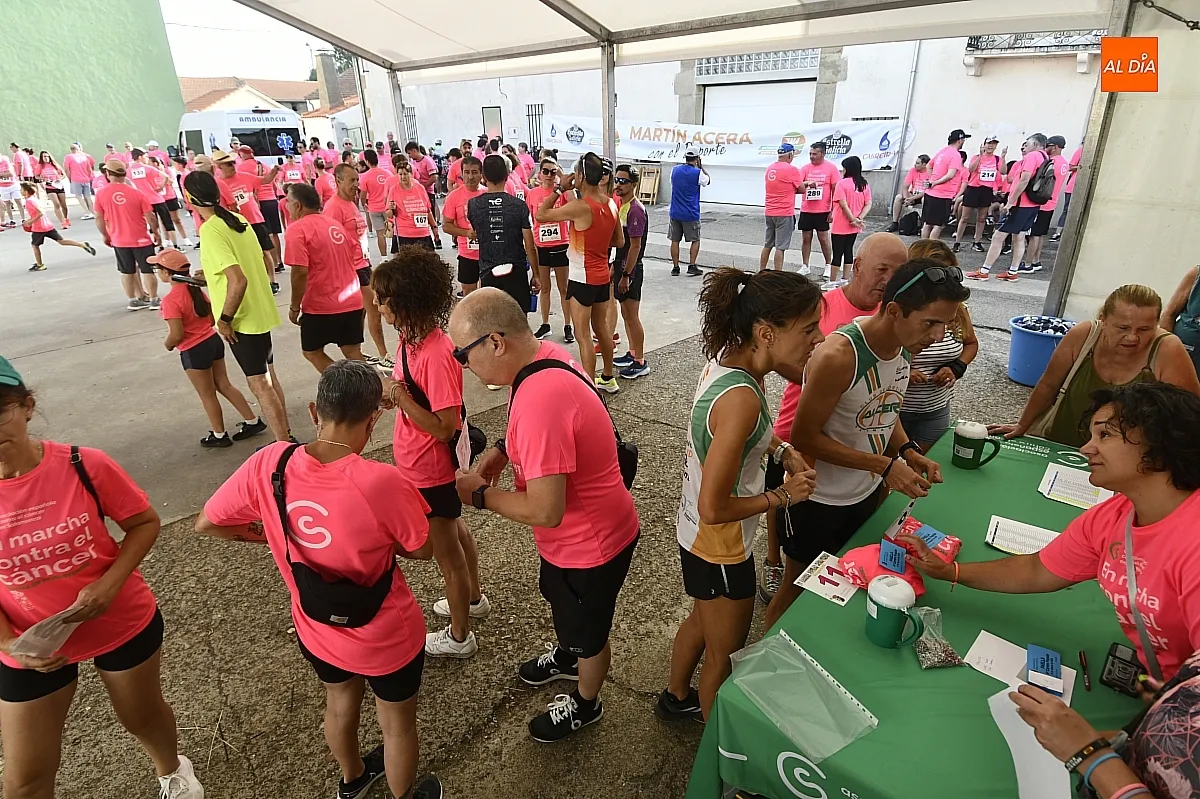 Foto 2 - Jos&eacute; Antonio G&oacute;mez y Ester Rodr&iacute;guez se adjudican la 4&ordf; Carrera de Morasverdes a favor de la AECC