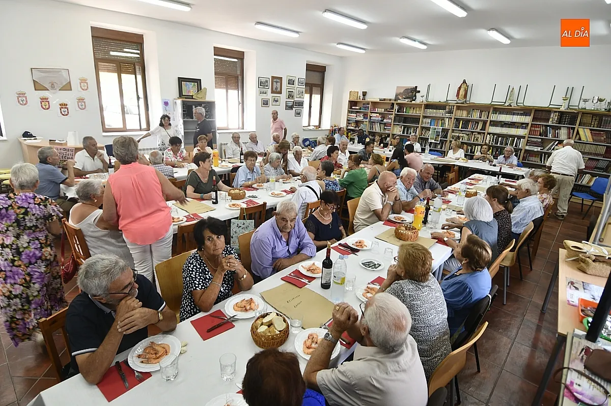 Homenaje mayores en Casillas de Flores/ Fotos Adrián M.Pastor