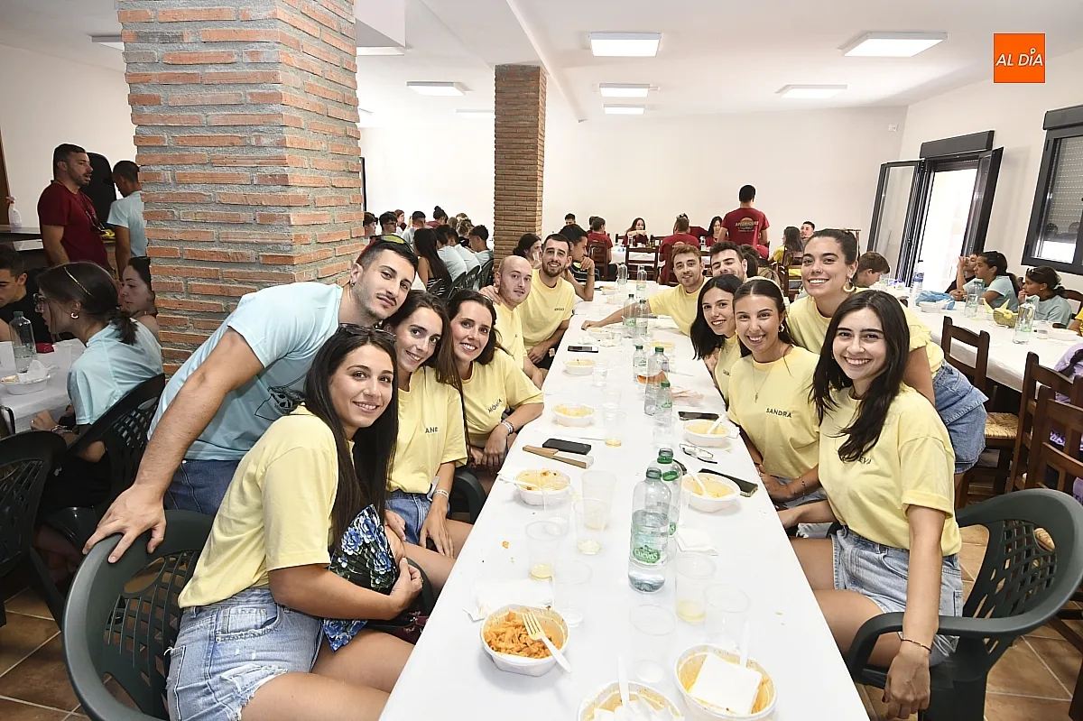 COmida de peñas en Serradilla del LLano/ Fotos: Adrián M.Pastor