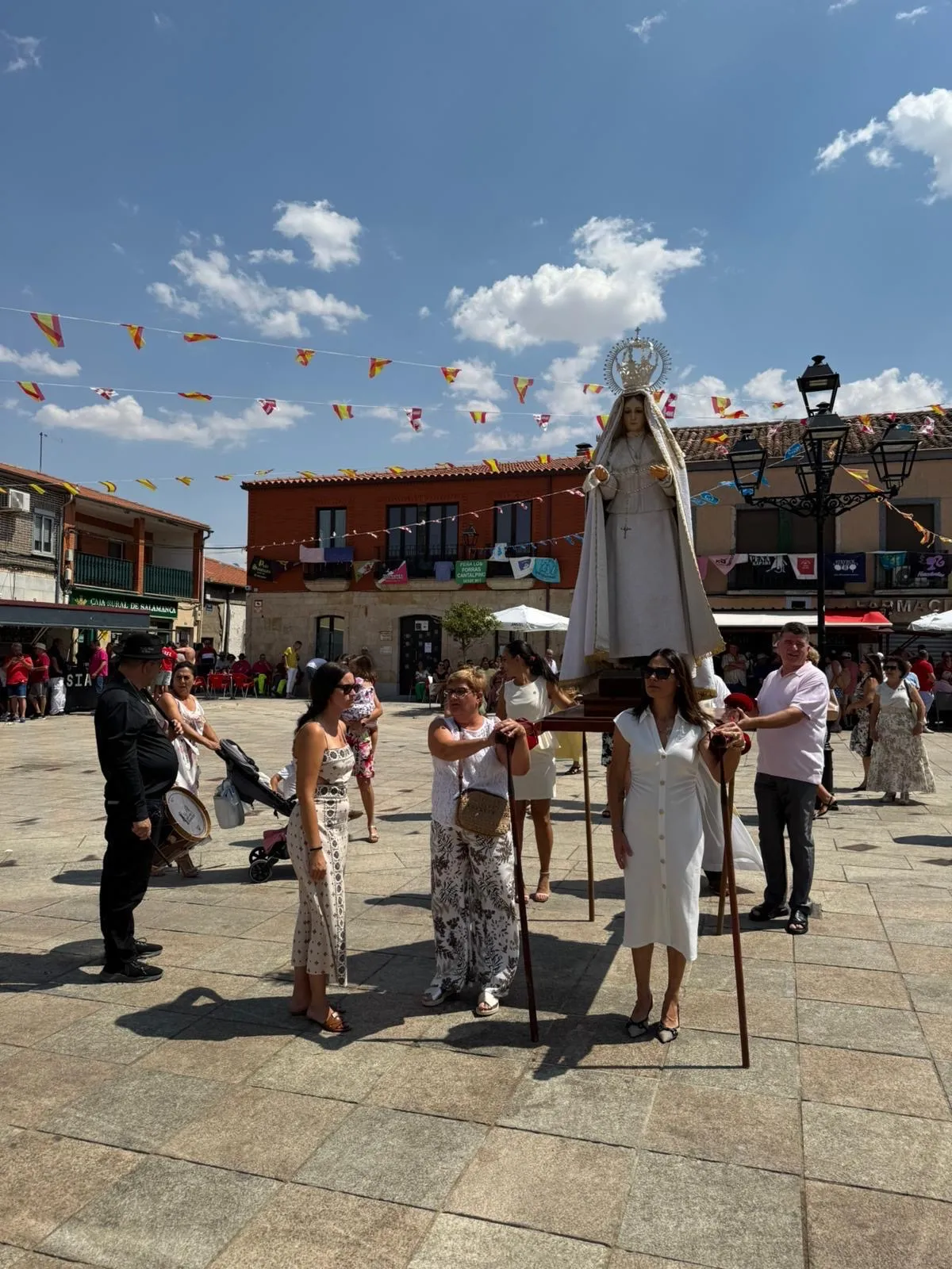 Foto 2 - Fervor y orgullo en la misa y procesi&oacute;n a la Virgen de la Asunci&oacute;n en su d&iacute;a grande en Cantalpino