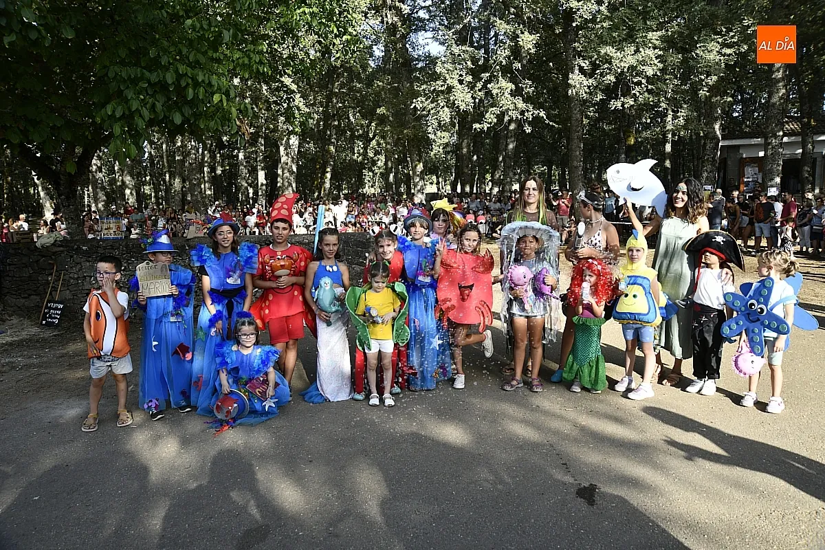 Desfile de disfraces en la semana cultural veraniega de Navasfrías/ Fotos: Adrián M.Pastor