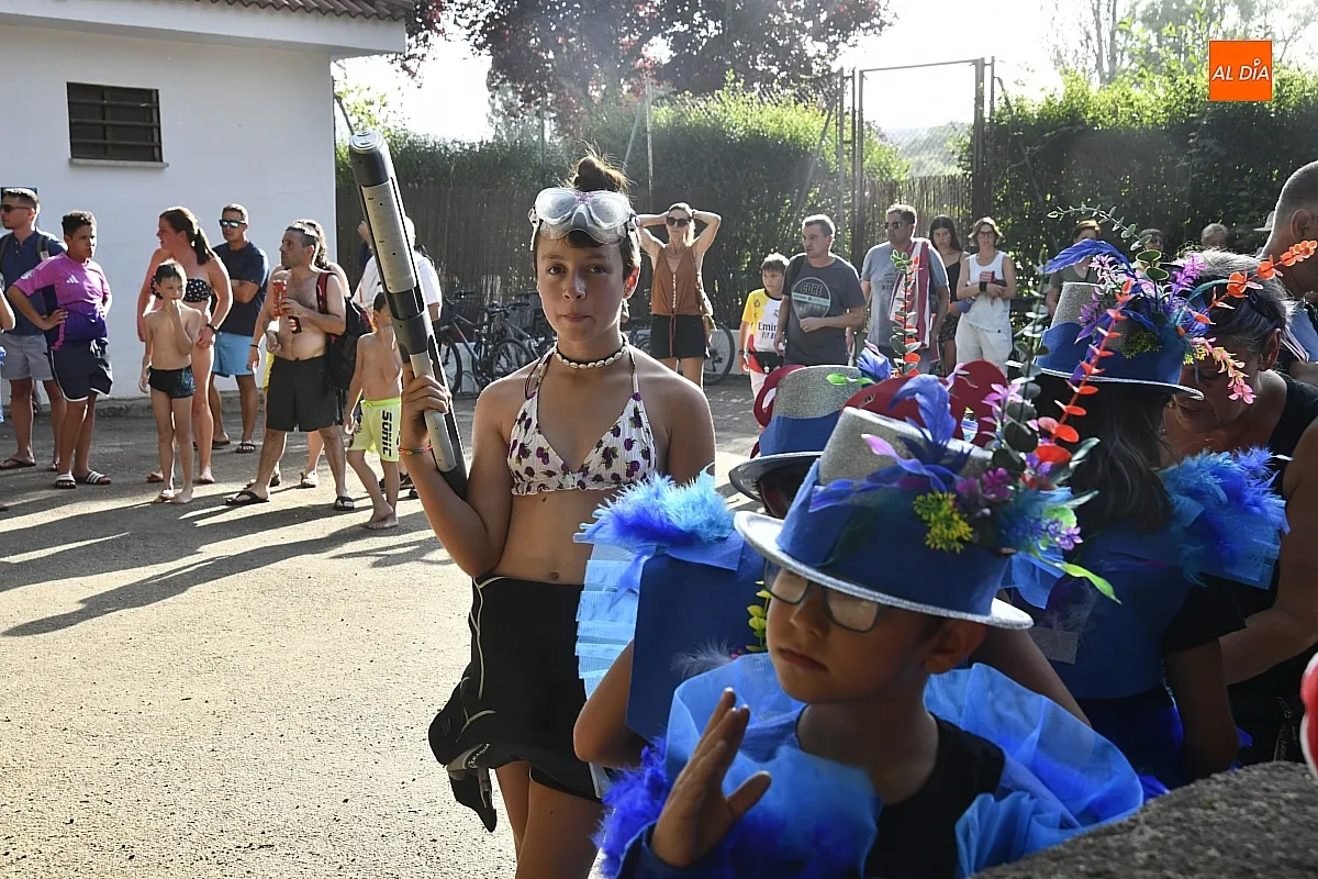 Desfile de disfraces en la semana cultural veraniega de Navasfrías/ Fotos: Adrián M.Pastor