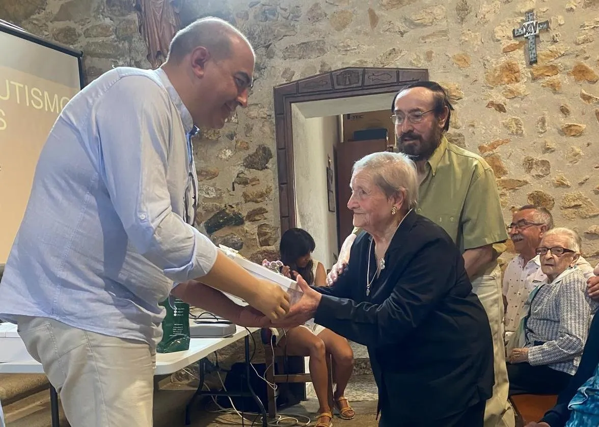 Foto 5 - El Ma&iacute;llo rinde un c&aacute;lido homenaje a sus seis nuevas centenarias