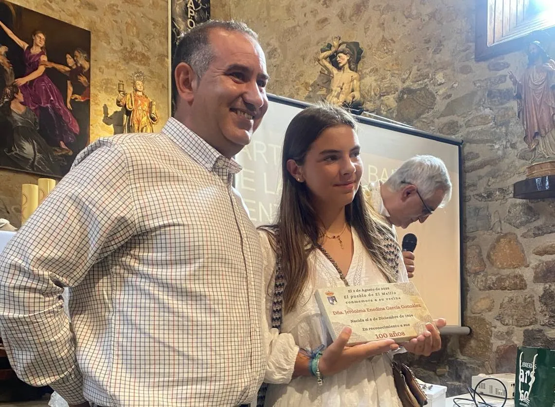Foto 7 - El Ma&iacute;llo rinde un c&aacute;lido homenaje a sus seis nuevas centenarias