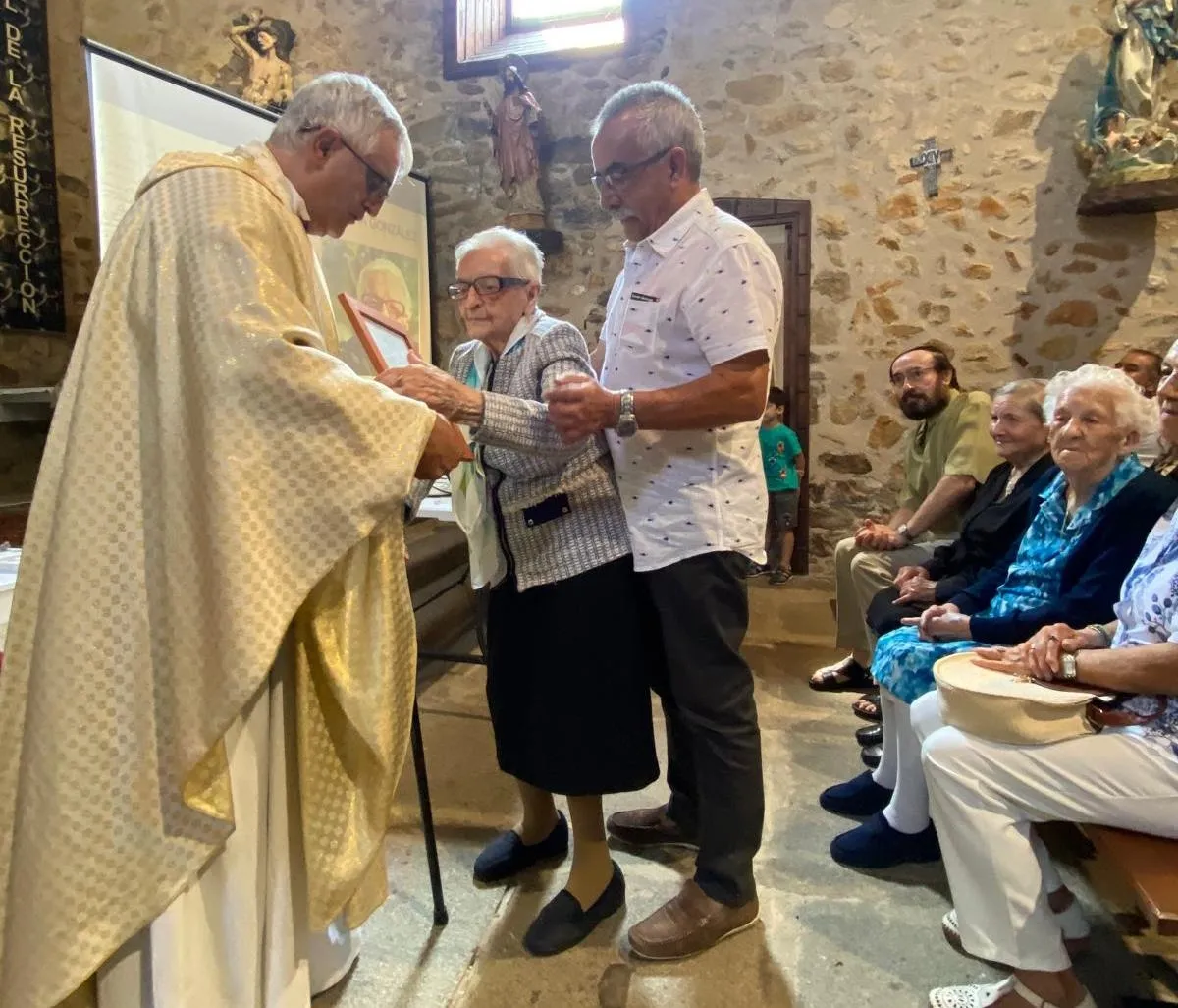 Foto 10 - El Ma&iacute;llo rinde un c&aacute;lido homenaje a sus seis nuevas centenarias