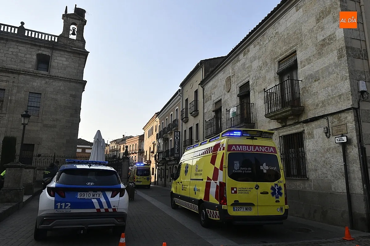 Foto 2 - Miembros de varios organismos logran evitar el suicidio de una mujer en el centro hist&oacute;rico