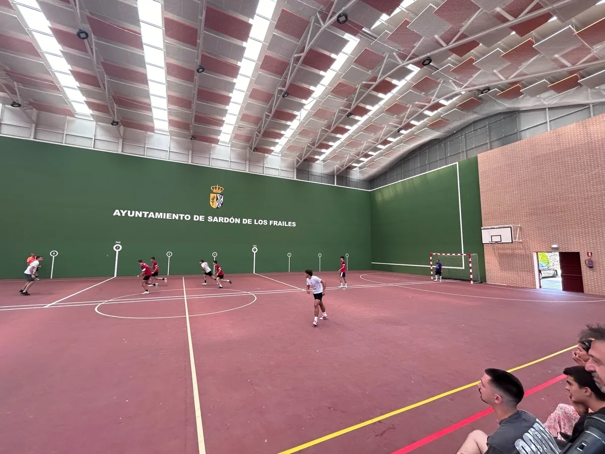 Intenso torneo de fútbol sala el vivido ayer jueves en Sardón de los Frailes