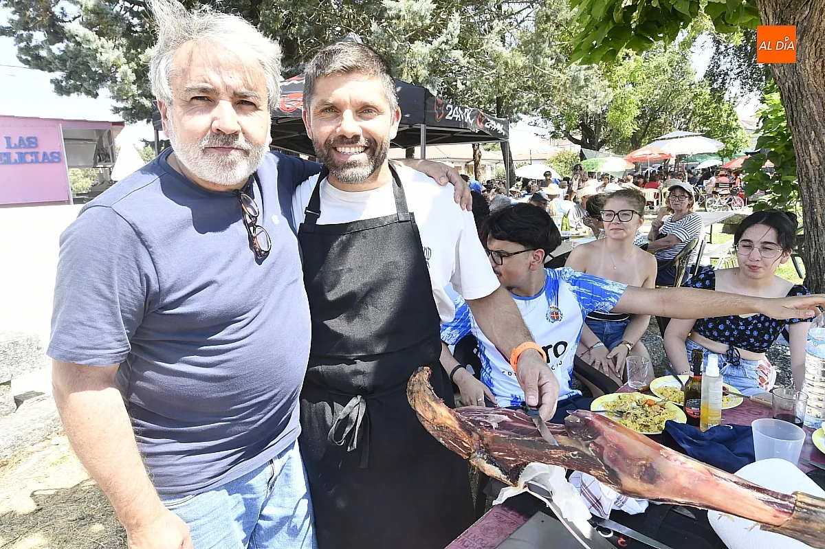 Paella popular para abrir fiestas en Casillas de Flores / Fotos: Adrián M.Pastor