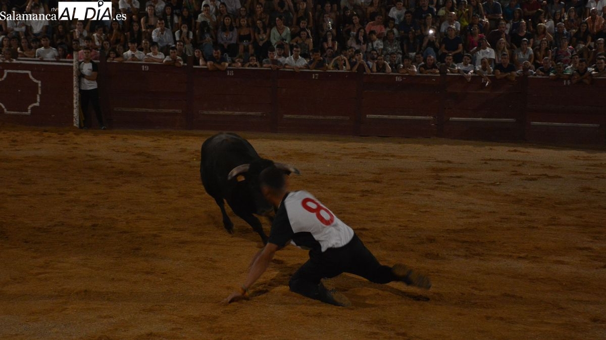 Lleno hasta la bandera en el concurso de recortes de Lumbrales