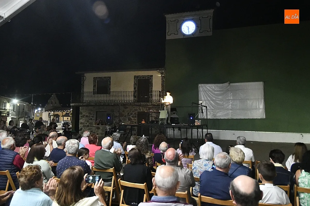 Pregón y disfraces para abrir las fiestas de SAn Bartolomé en Morasverdes/ Fotos: Adrián M.Pastor