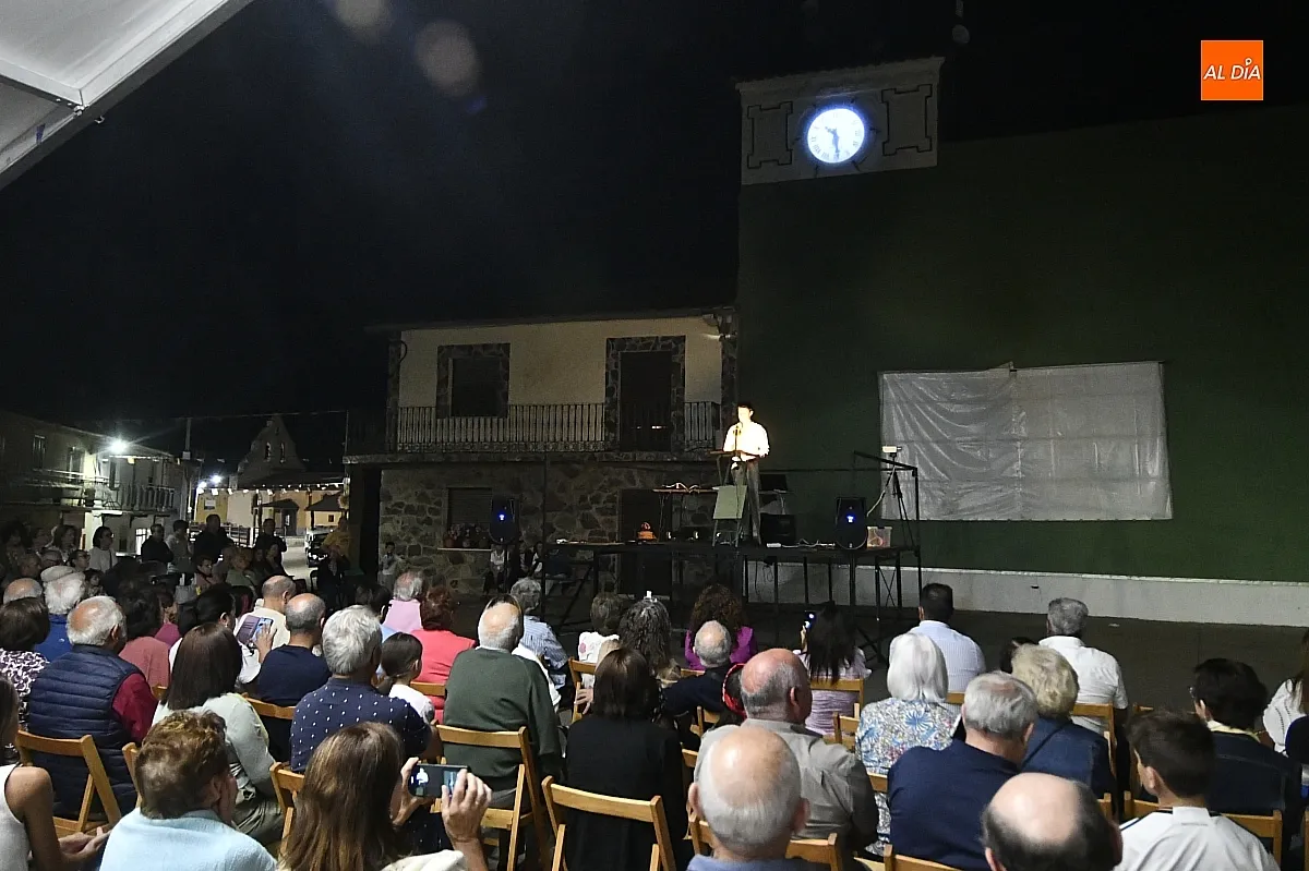 Pregón y disfraces para abrir las fiestas de SAn Bartolomé en Morasverdes/ Fotos: Adrián M.Pastor