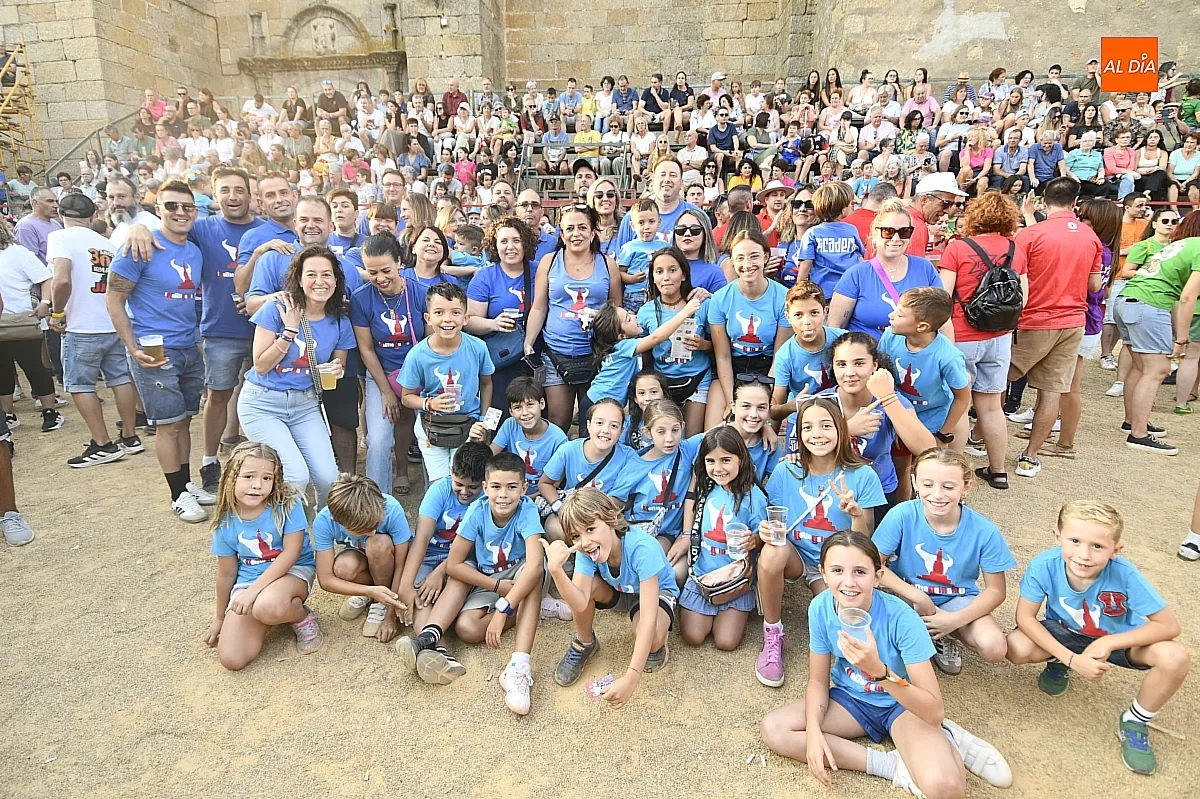 Pregón de fiestas y peñas en Fuenteguinaldo/ Fotos: Adrián M.Pastor