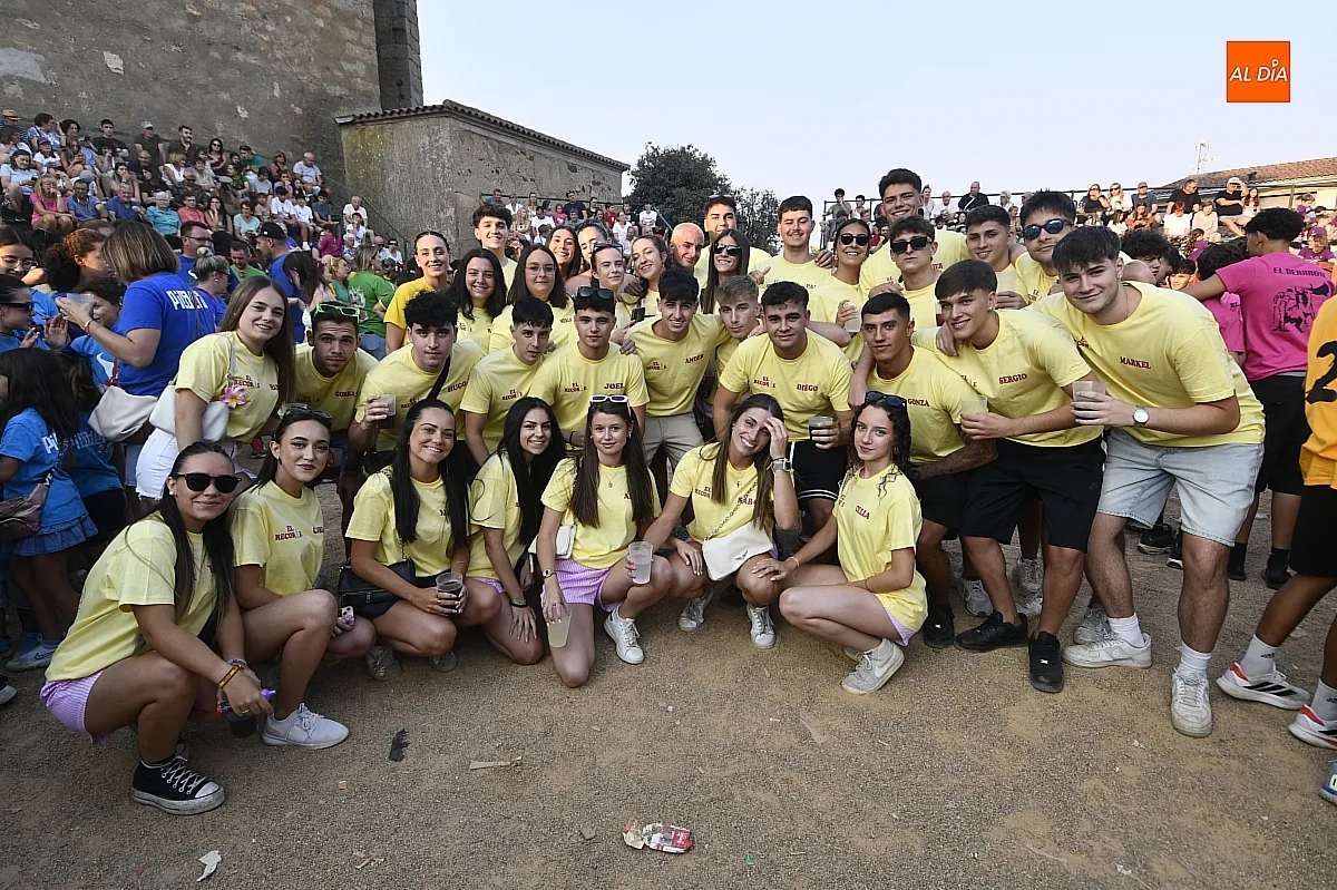 Pregón de fiestas y peñas en Fuenteguinaldo/ Fotos: Adrián M.Pastor