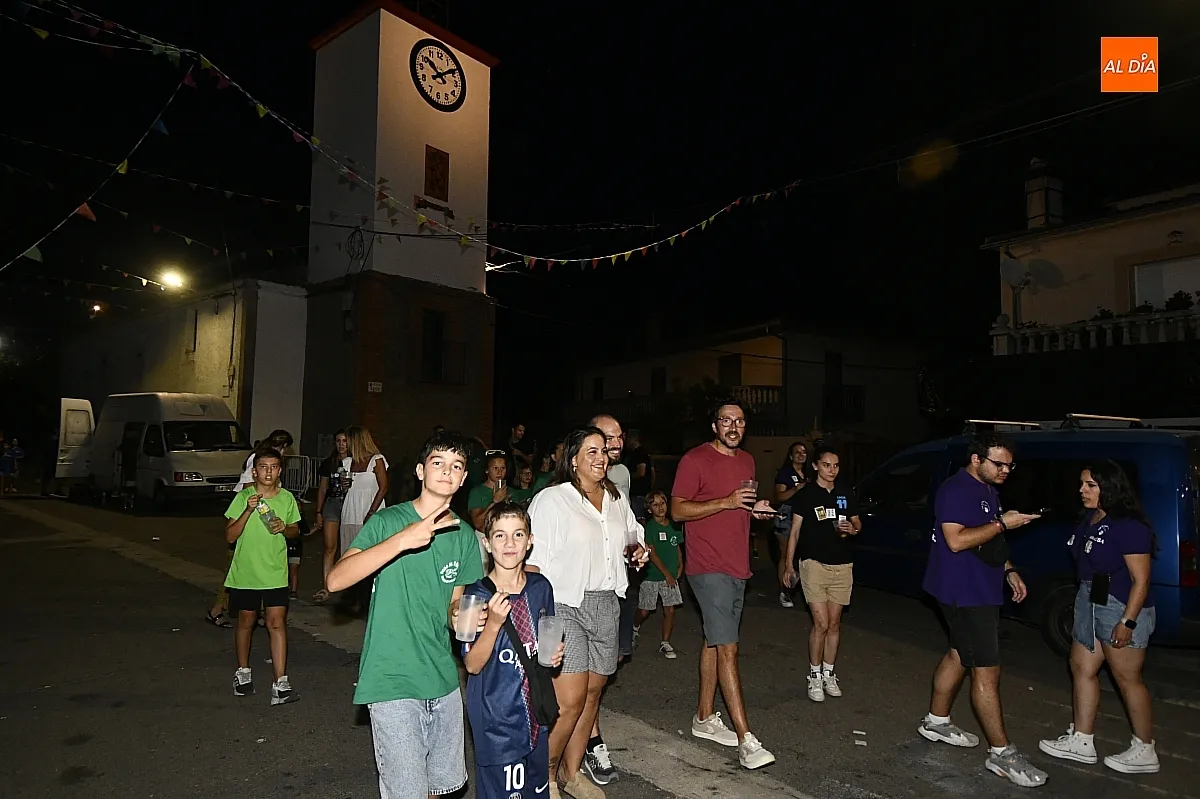 Pregón y peñas en Fuentes de Oñoro en fiestas de La Asunción / Fotos: Adrián M.Pastor