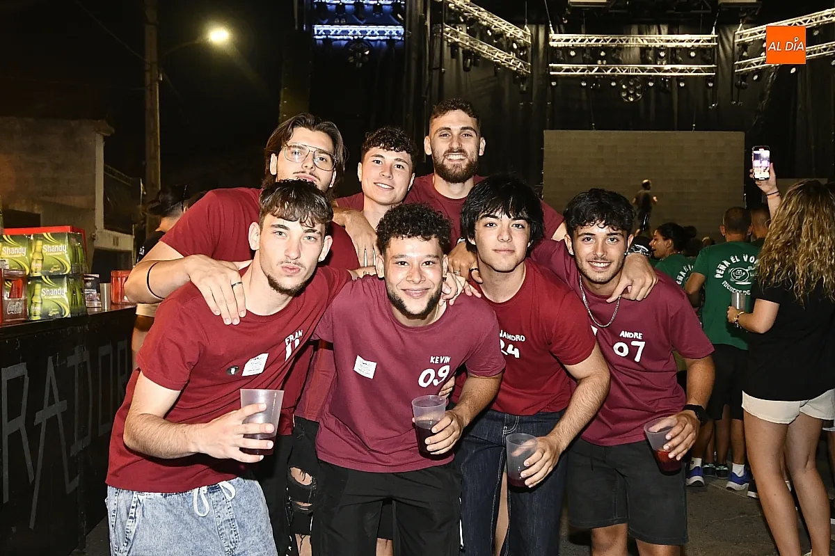 Pregón y peñas en Fuentes de Oñoro en fiestas de La Asunción / Fotos: Adrián M.Pastor