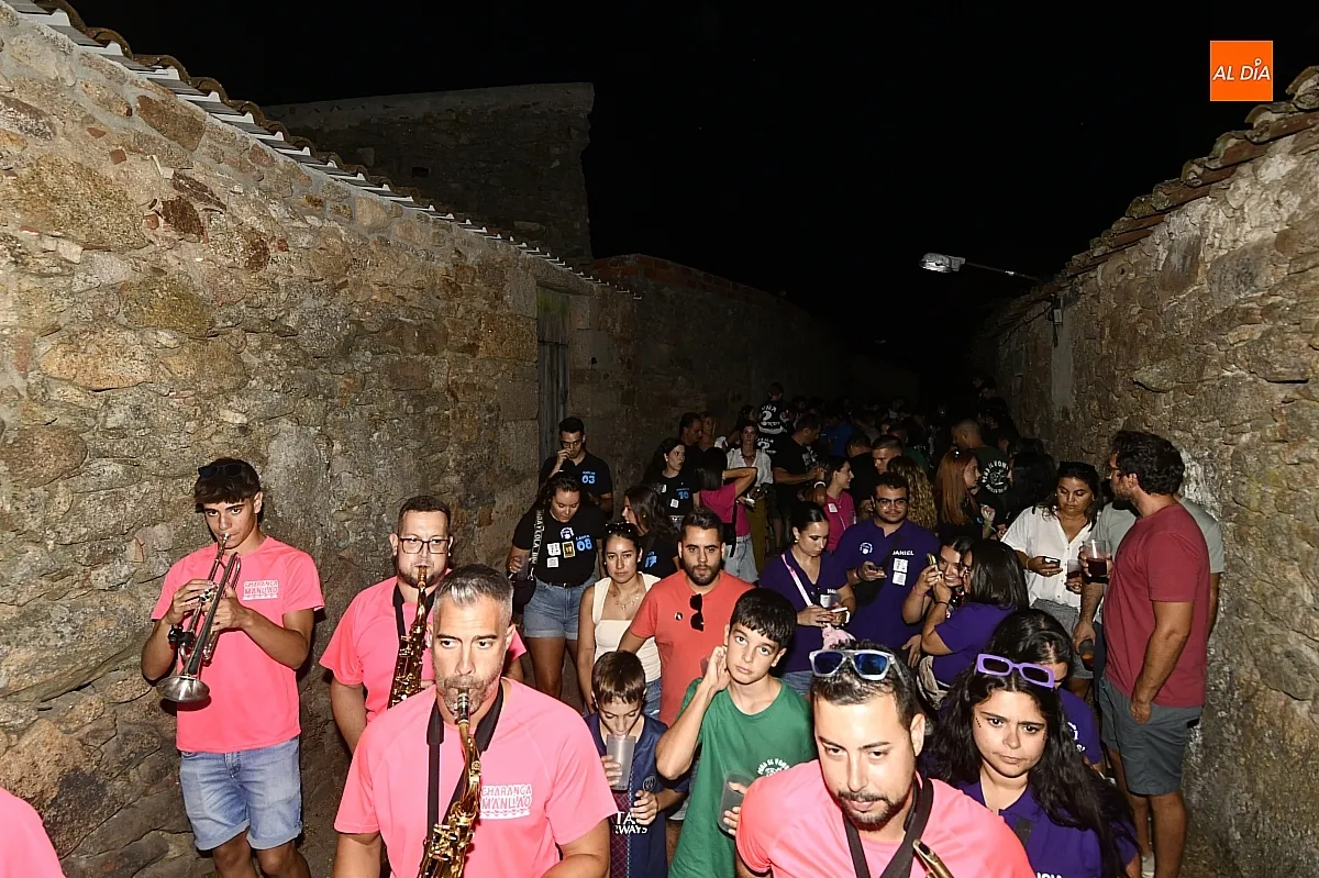Pregón y peñas en Fuentes de Oñoro en fiestas de La Asunción / Fotos: Adrián M.Pastor
