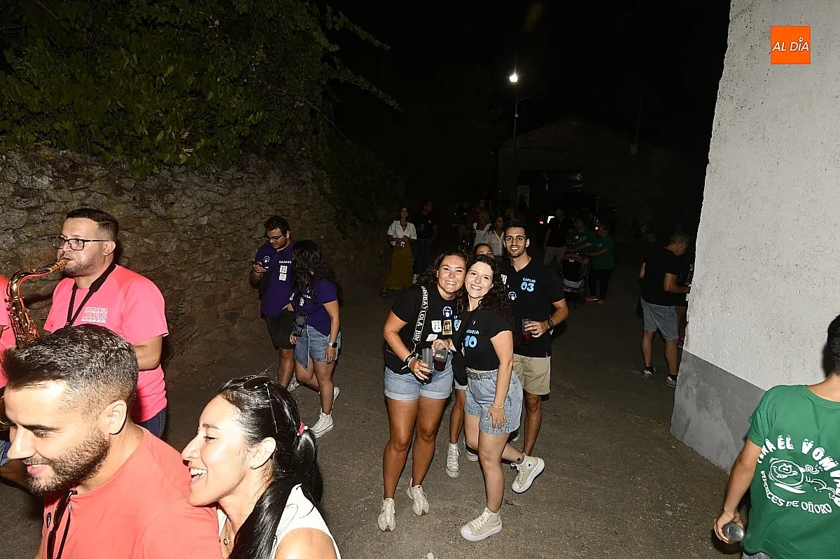 Pregón y peñas en Fuentes de Oñoro en fiestas de La Asunción / Fotos: Adrián M.Pastor