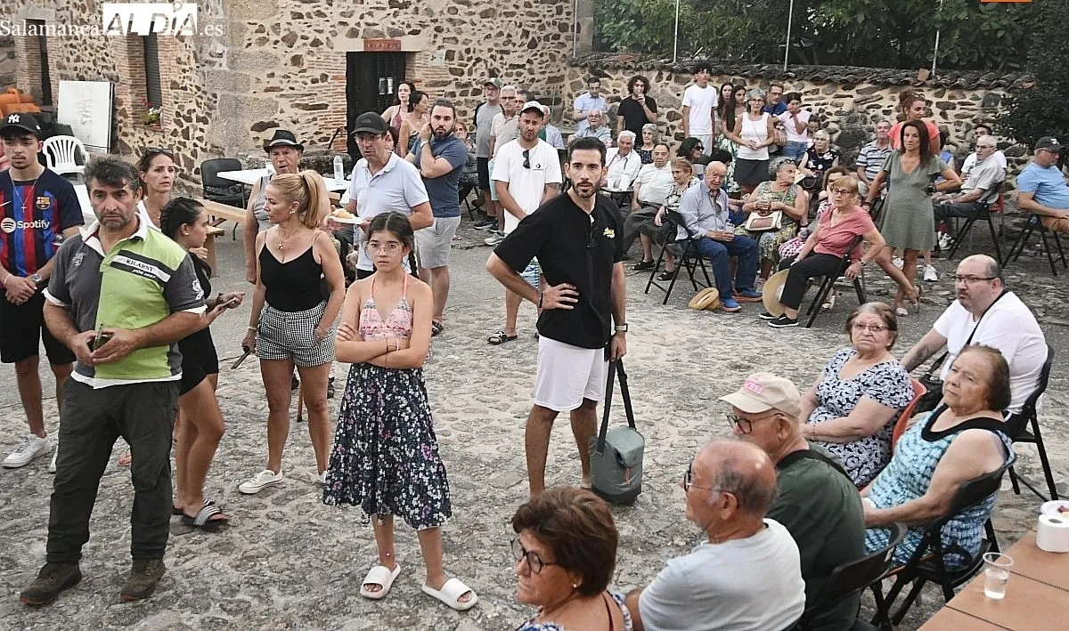 Personas desalojadas de El Payo. Foto de David Rodríguez
