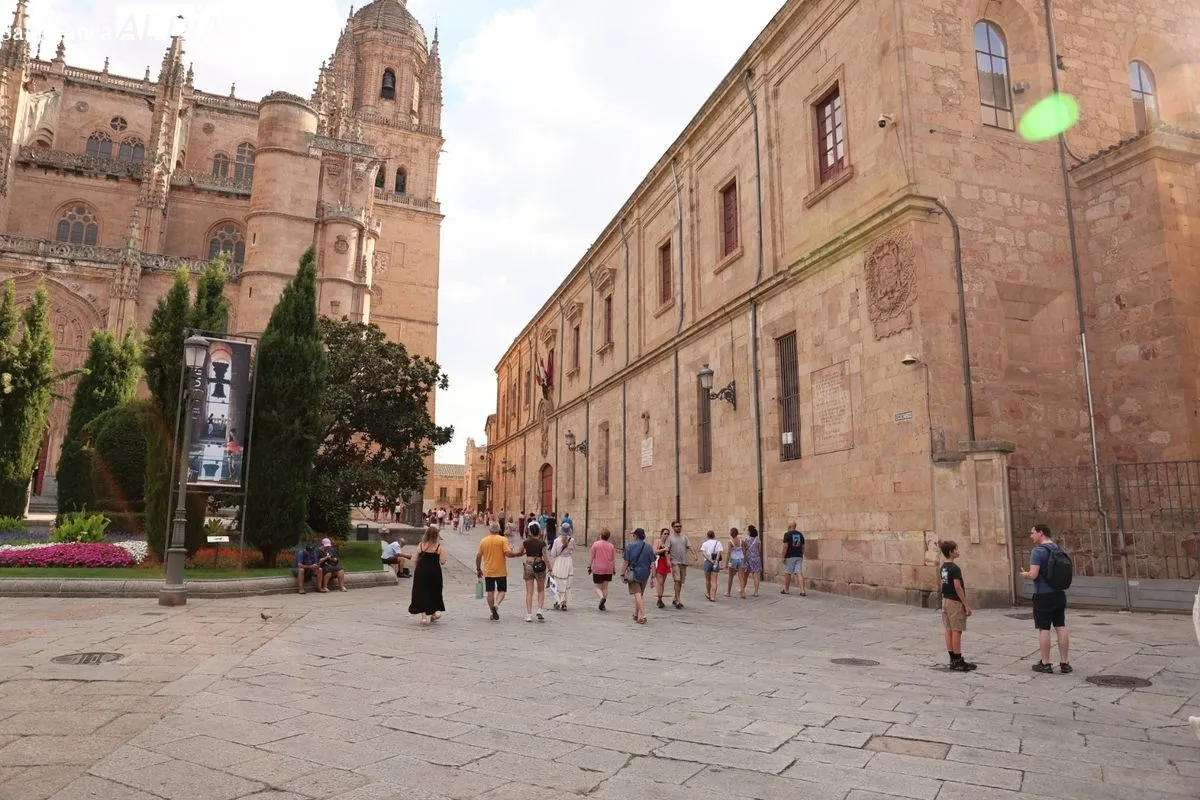 Así luce Salamanca en el arranque de agosto: calor y turismo | FOTOS: David Sañudo 