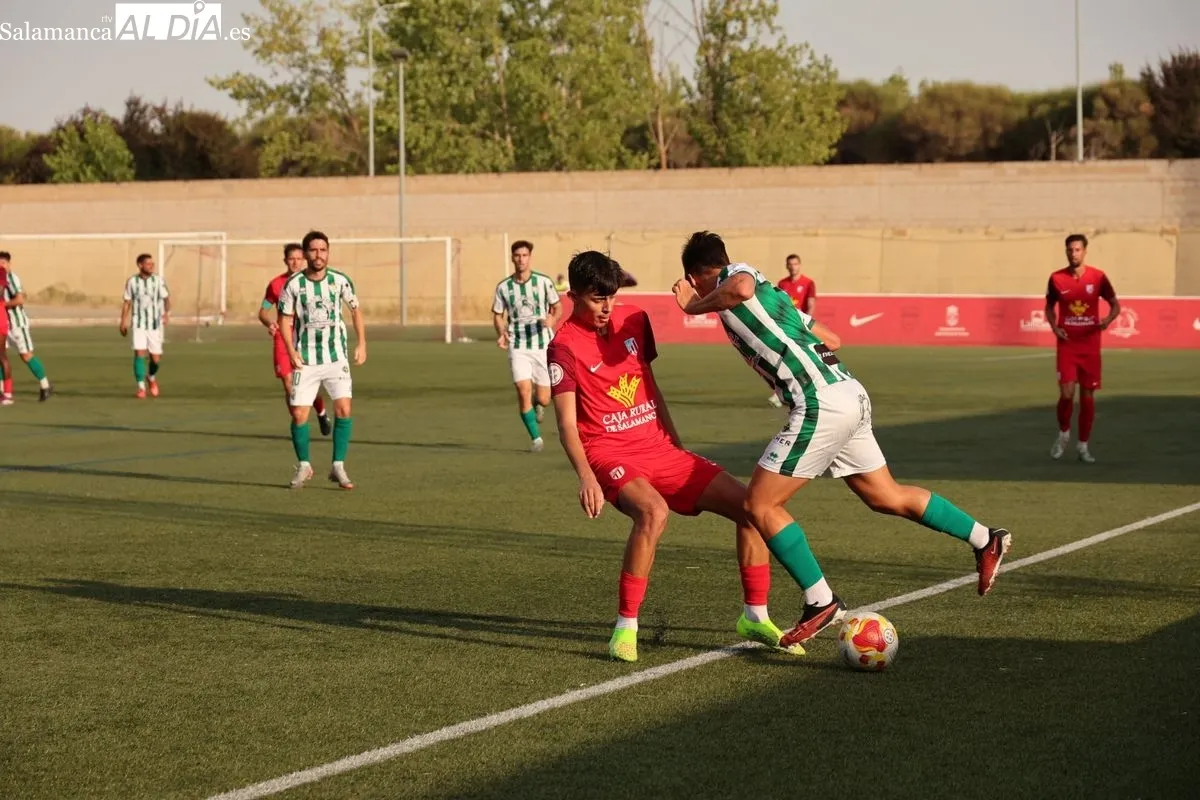 Partido en el San Casto entre el Santa Marta y el Guijuelo | FOTOS: David Sañudo