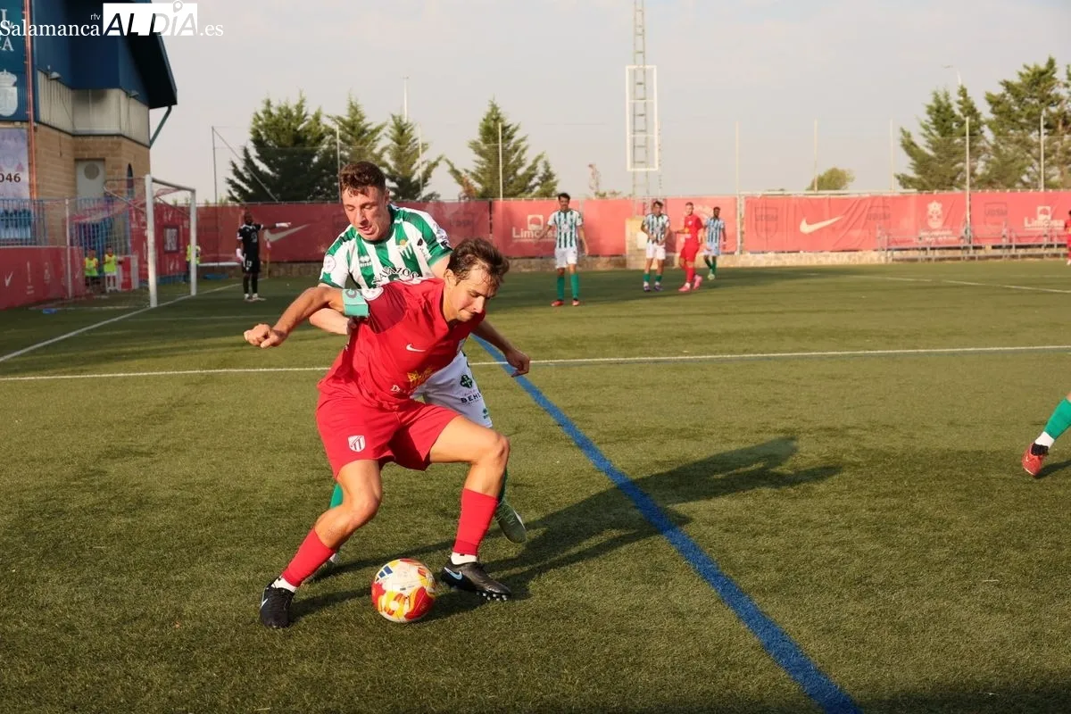 Partido en el San Casto entre el Santa Marta y el Guijuelo | FOTOS: David Sañudo