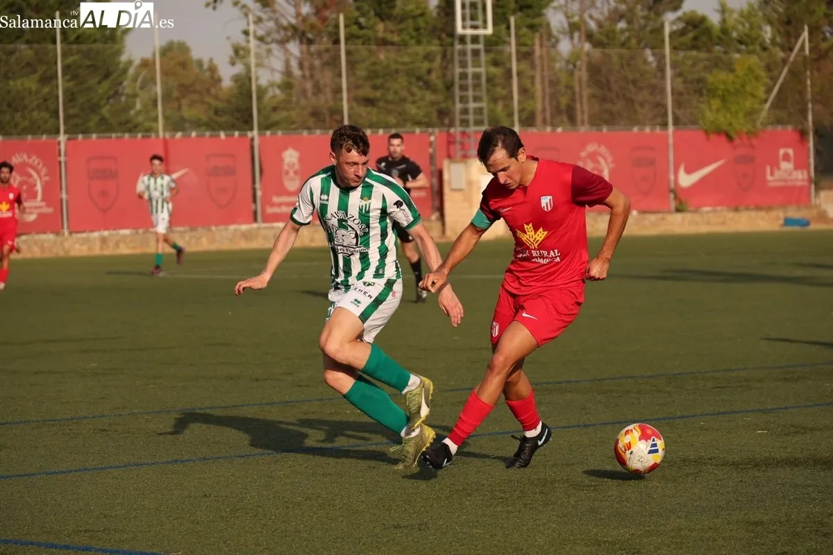 Partido en el San Casto entre el Santa Marta y el Guijuelo | FOTOS: David Sañudo