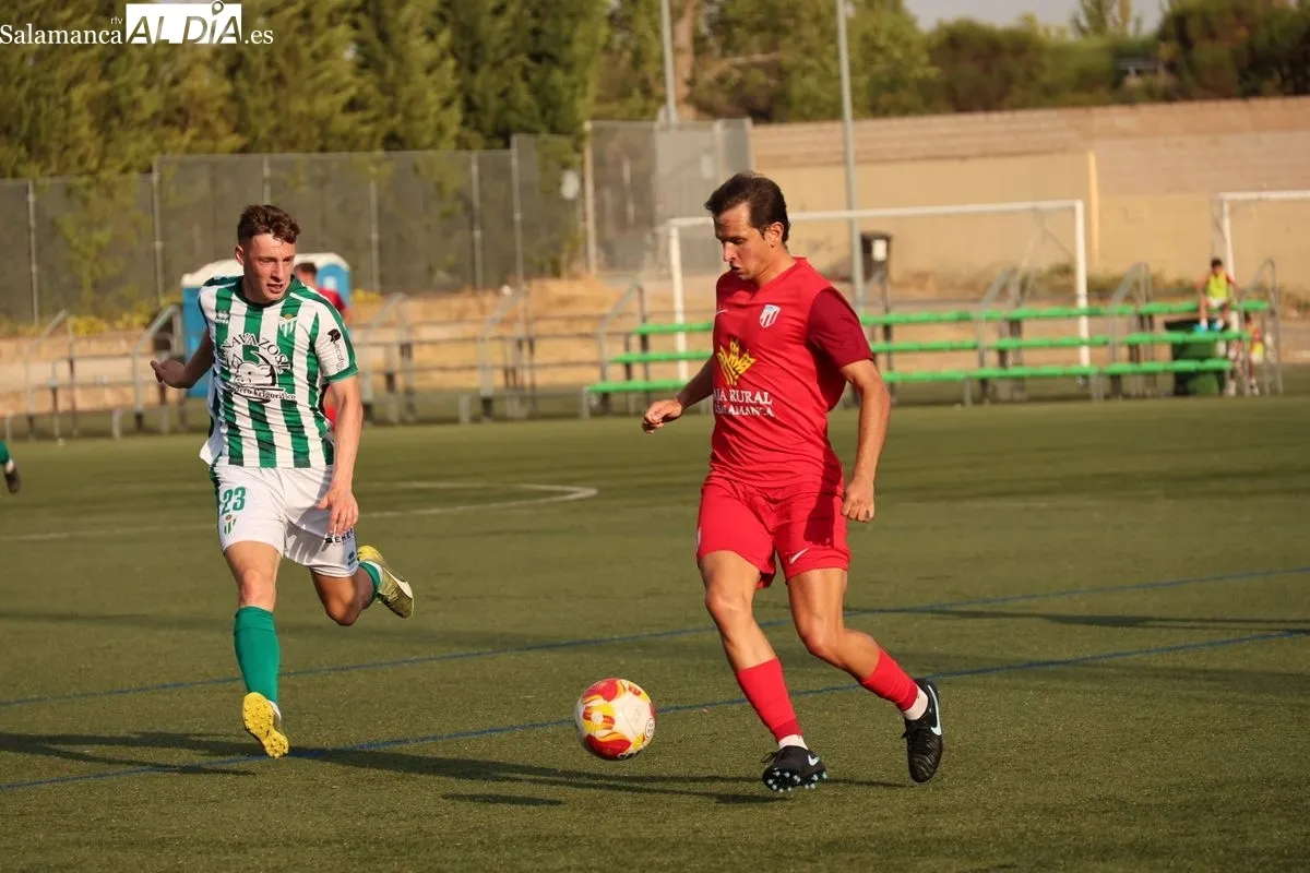 Partido en el San Casto entre el Santa Marta y el Guijuelo | FOTOS: David Sañudo