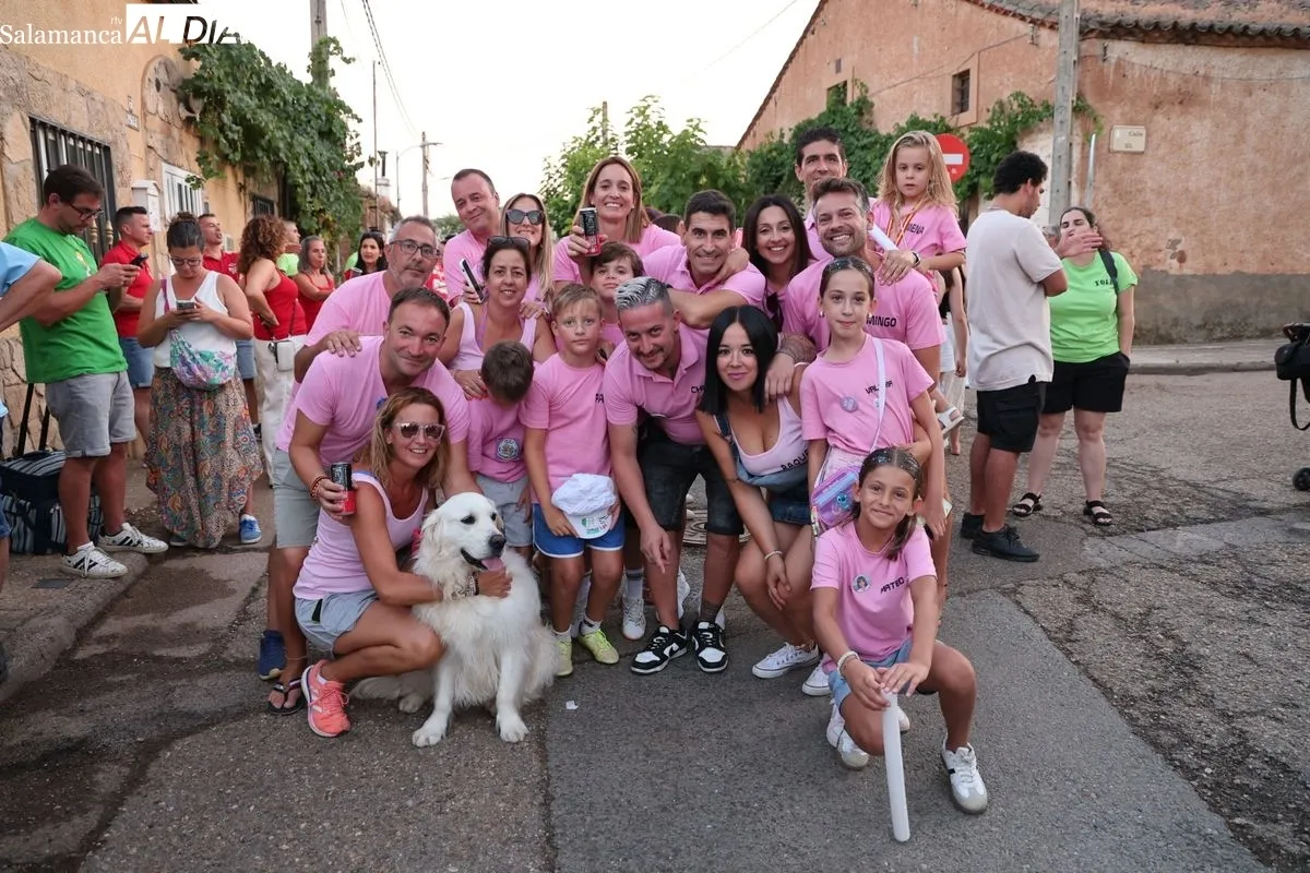 Chupinzado y pregón para comenzar las fiestas de Doñinos | FOTOS: David Sañudo 