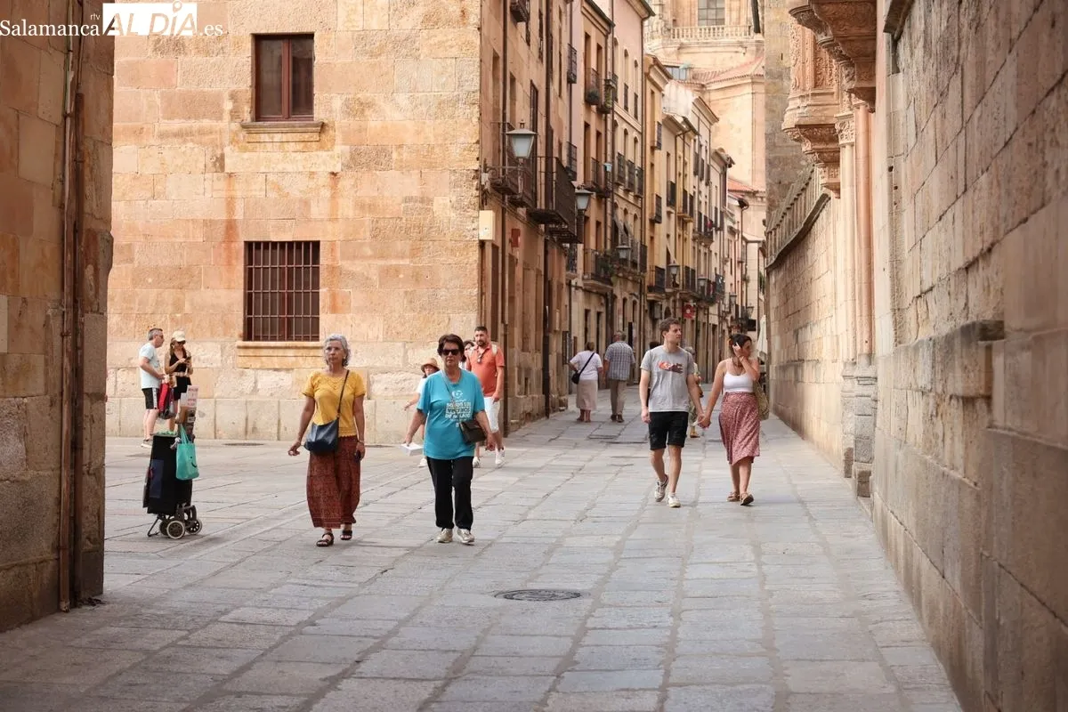 Así luce Salamanca en el arranque de agosto: calor y turismo | FOTOS: David Sañudo 