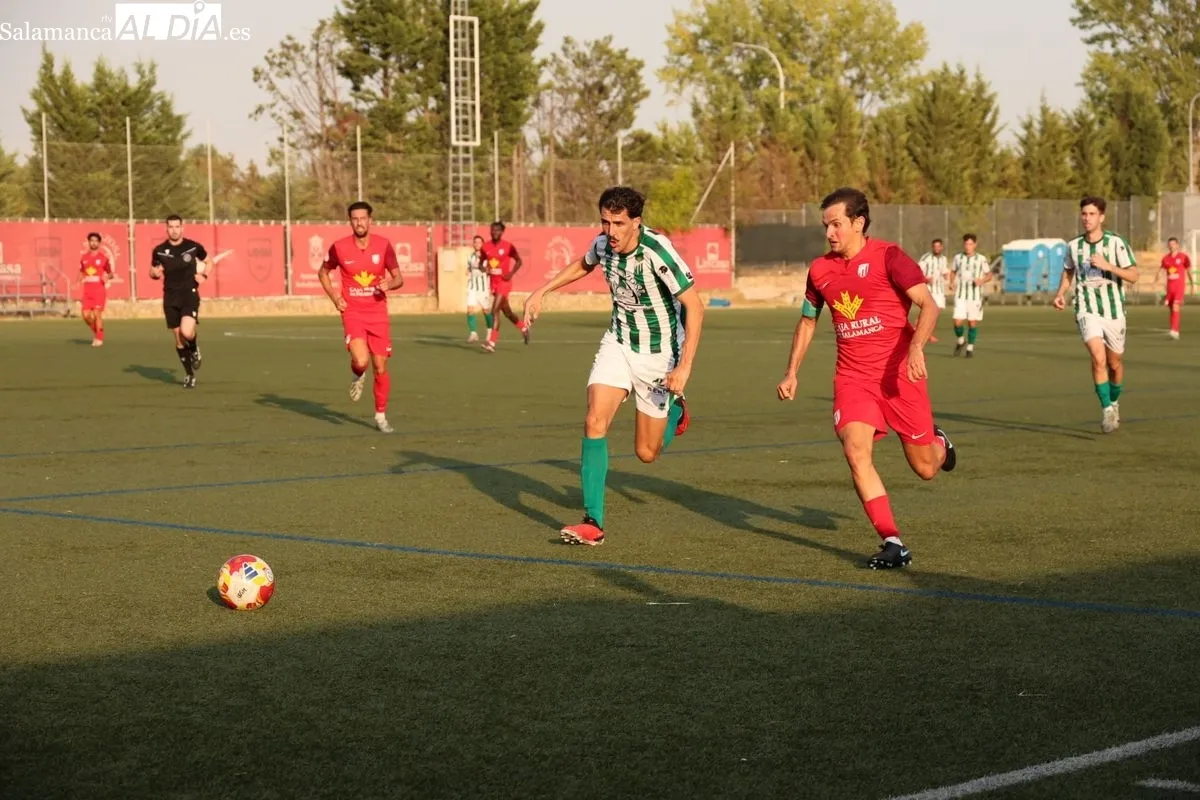Partido en el San Casto entre el Santa Marta y el Guijuelo | FOTOS: David Sañudo