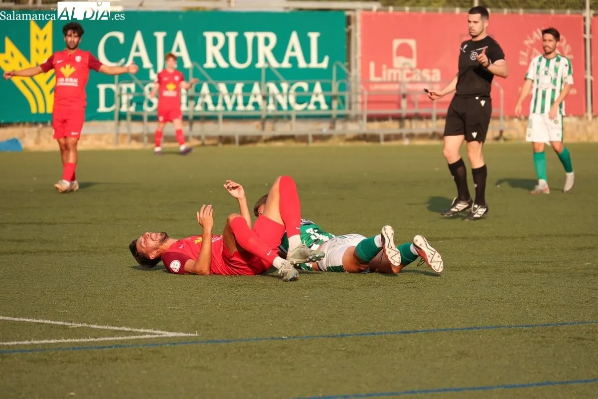Partido en el San Casto entre el Santa Marta y el Guijuelo | FOTOS: David Sañudo