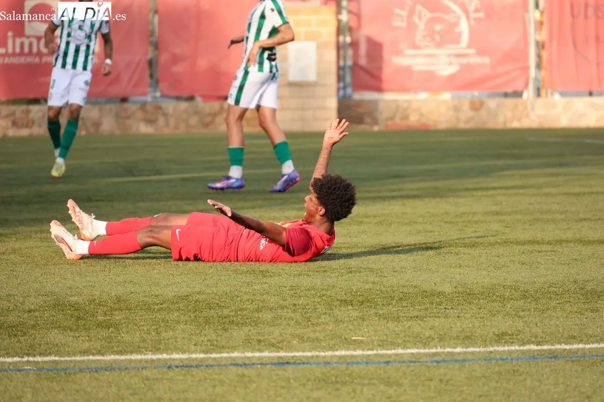Partido en el San Casto entre el Santa Marta y el Guijuelo | FOTOS: David Sañudo