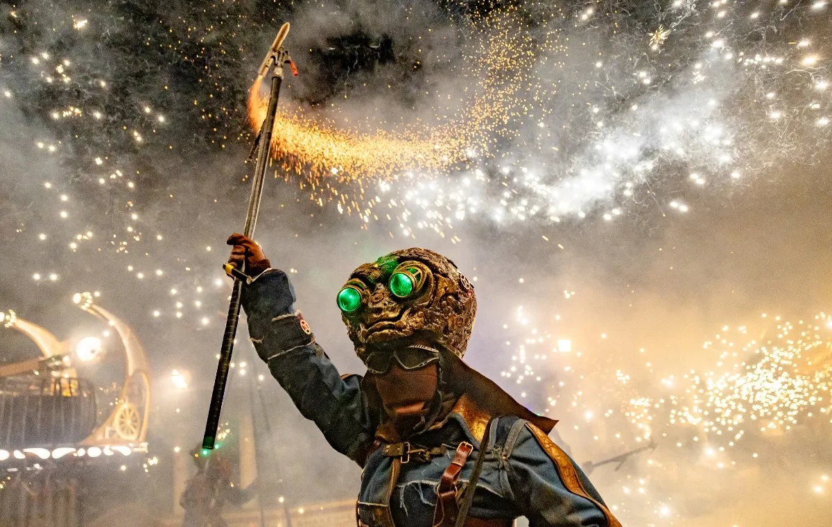 Foto 2 - Suspendidos los fuegos artificiales y el espect&aacute;culo pirot&eacute;cnico de la Feria de Teatro