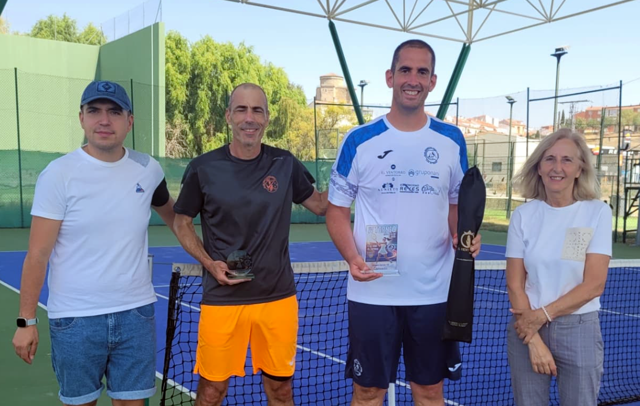 Alberto Rodríguez se corona por partida doble en el IV Torneo Villa Alba de Tormes