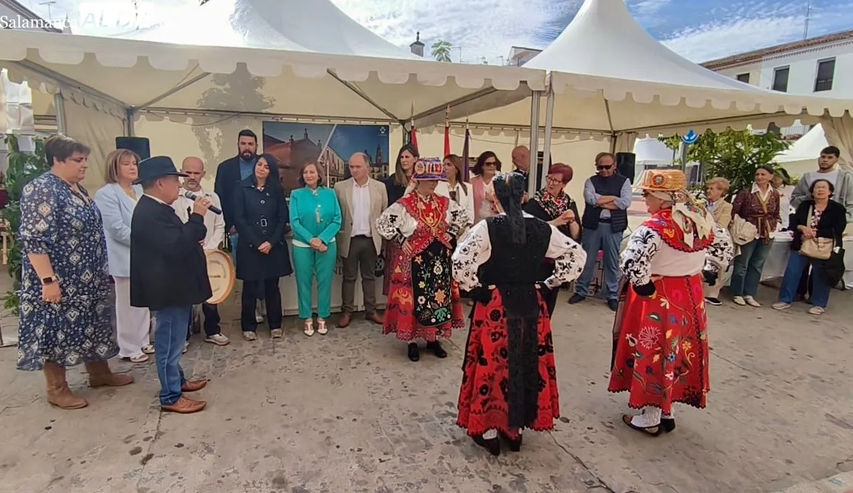 Foto 4 - La III Feria Agroalimentaria de Pe&ntilde;aranda arranca con r&eacute;cord de expositores y una defensa cerrada del producto local