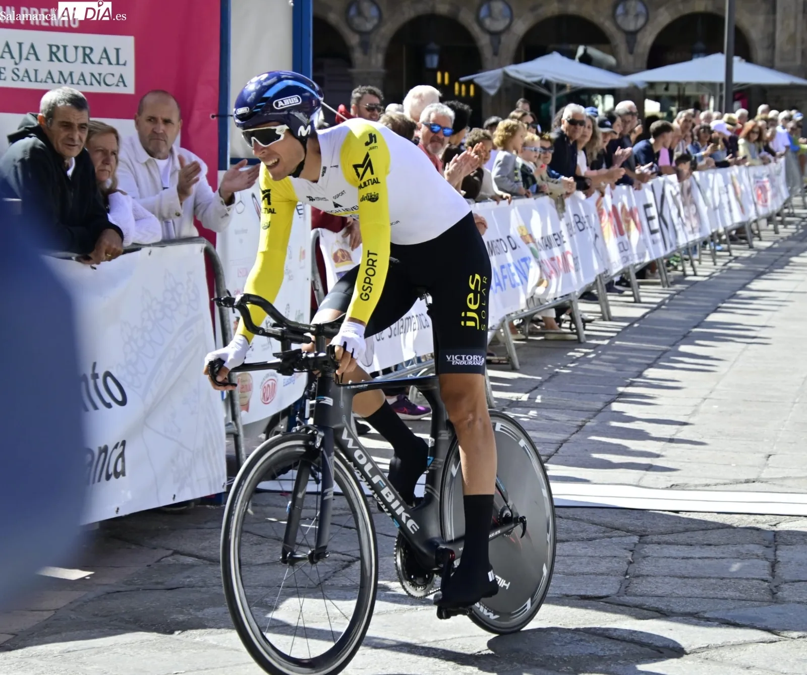 Salamanca disfruta de su 53ª Vuelta Ciclista con una contrarreloj por las calles de la ciudad | FOTOS: SALAMANCArtv AL DÍA