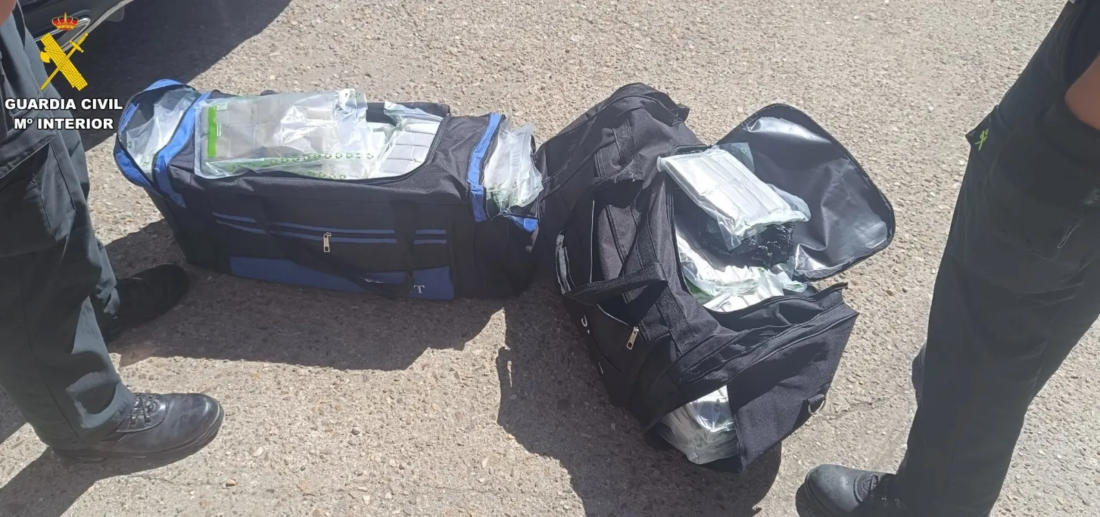 Foto 2 - Golpe al narcotr&aacute;fico en Salamanca: capturado con casi 77 kilos de hach&iacute;s en un coche
