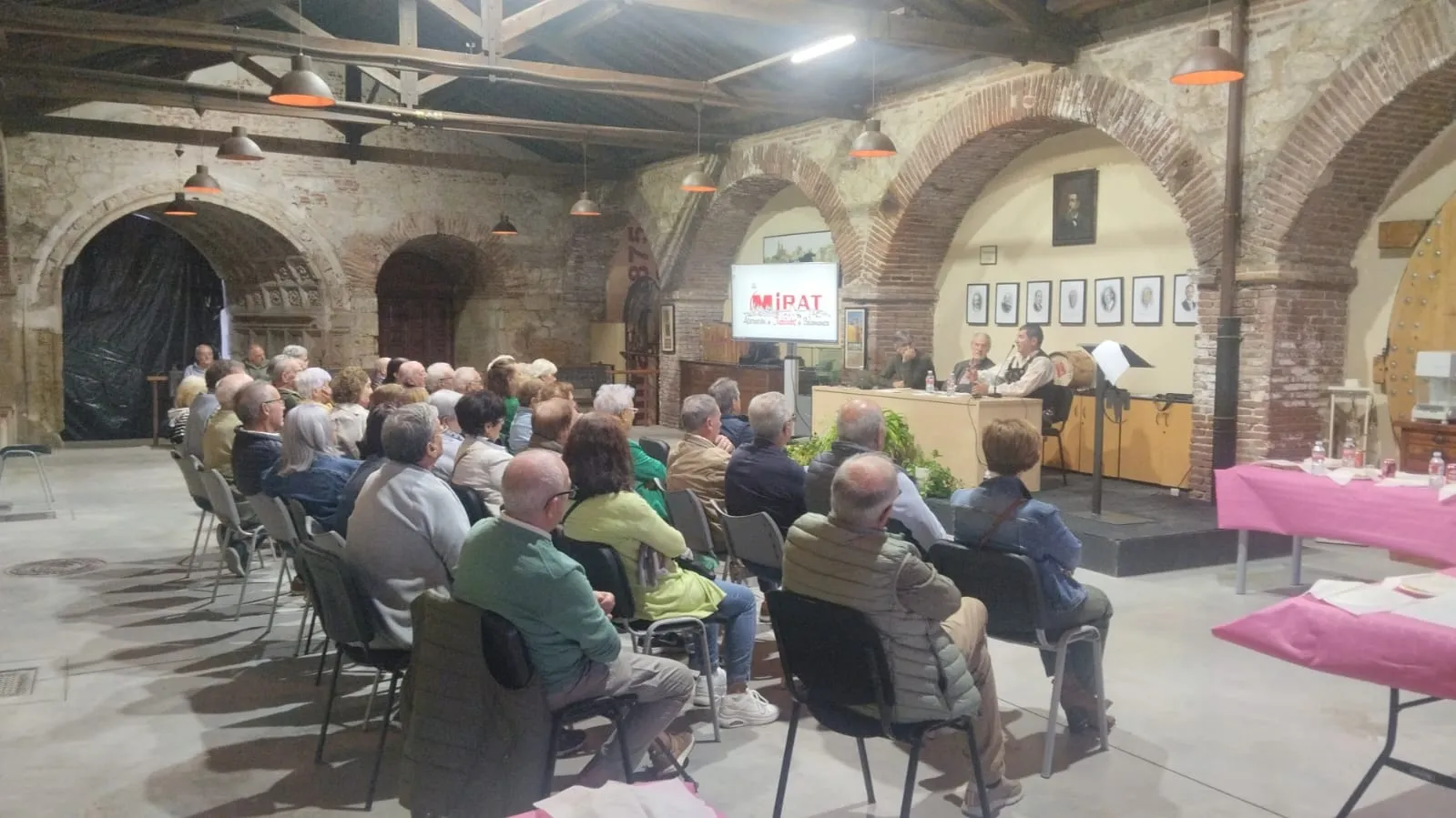 Foto 8 - Expertos en medicina y cultura protagonizan la Semana Cultural de la Asociaci&oacute;n de Jubilados de Mirat