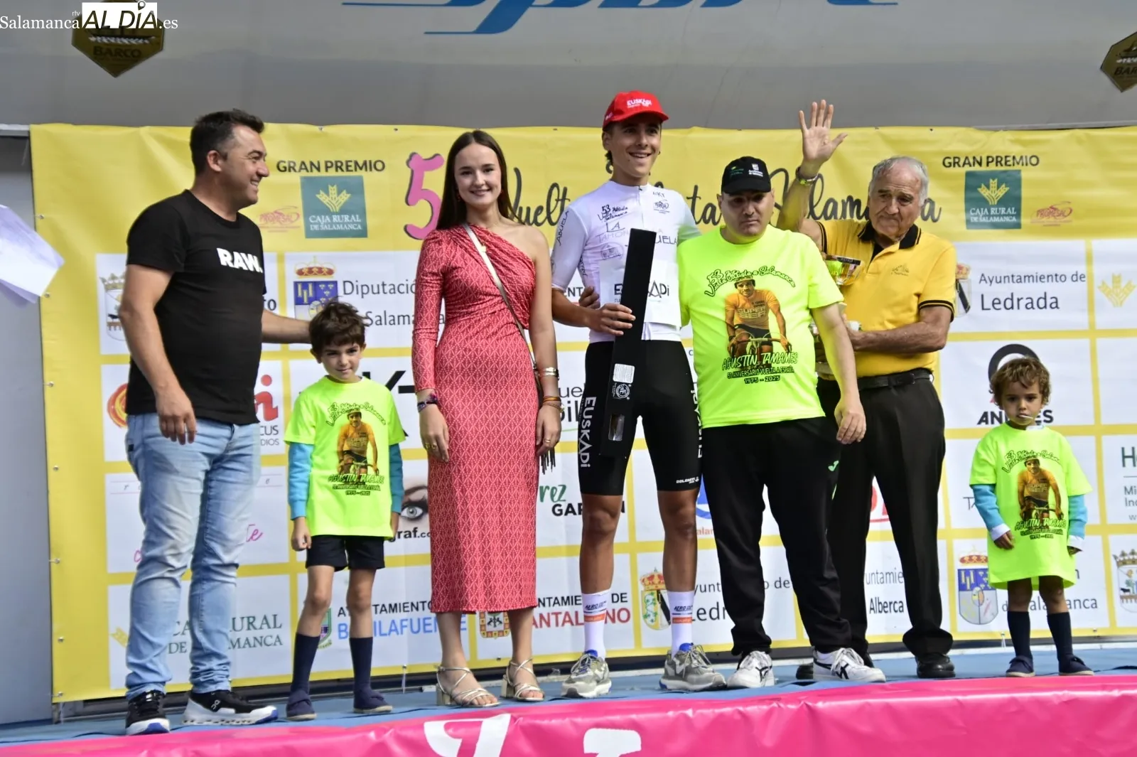 Salamanca disfruta de su 53ª Vuelta Ciclista con una contrarreloj por las calles de la ciudad | FOTOS: SALAMANCArtv AL DÍA