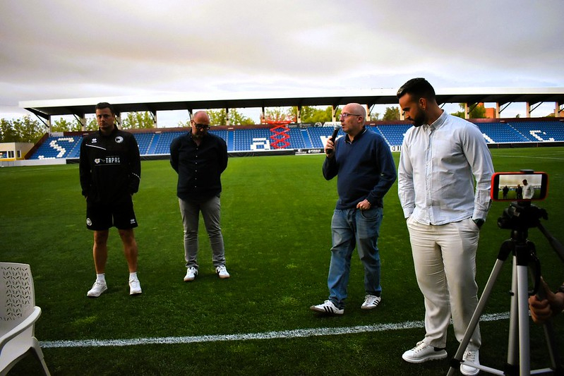 Antonio Paz presenta a Abde Damar y analiza el mercado de Unionistas