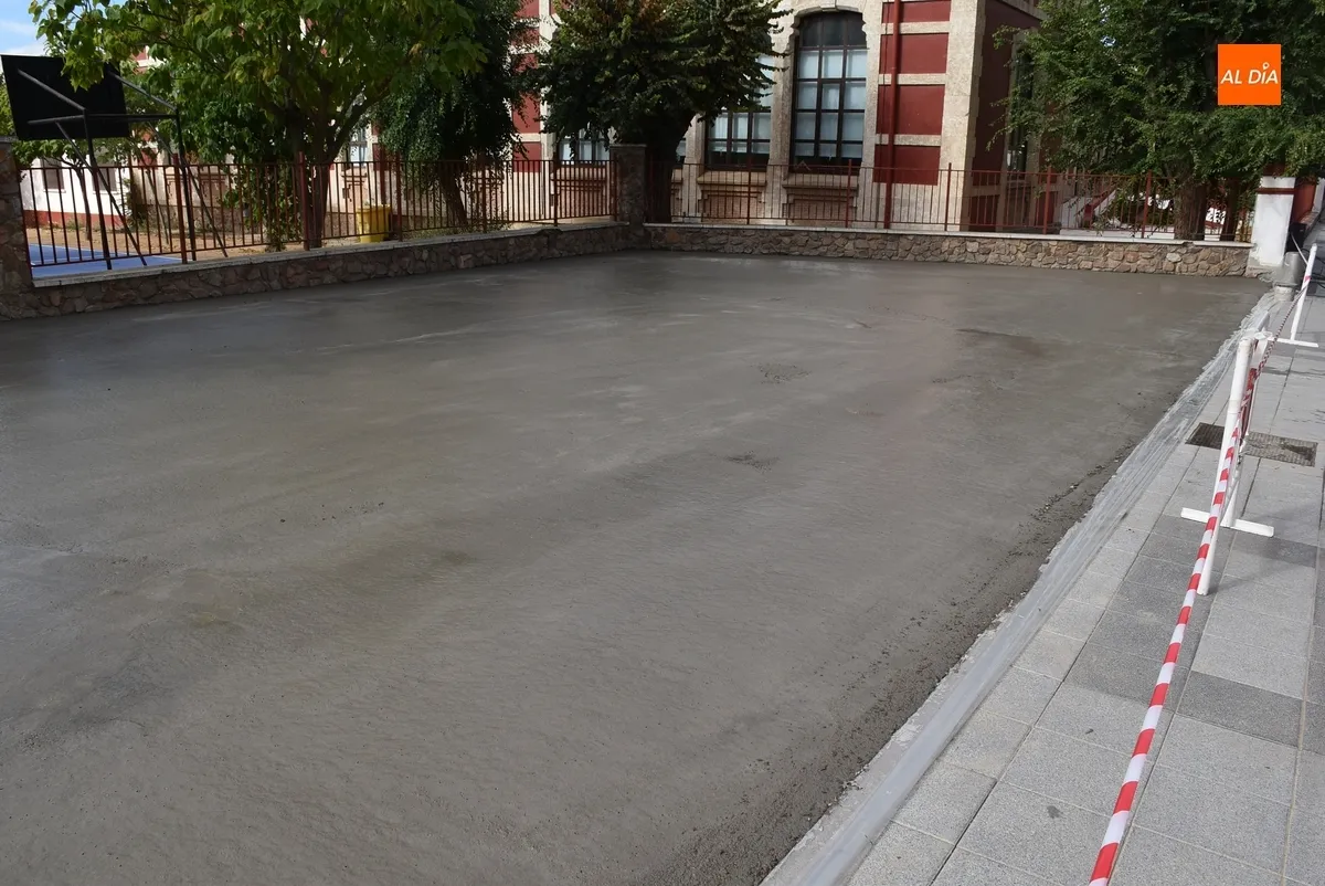 Foto 7 - Completada la transformaci&oacute;n del antiguo solar de tierra de la calle Escuelas