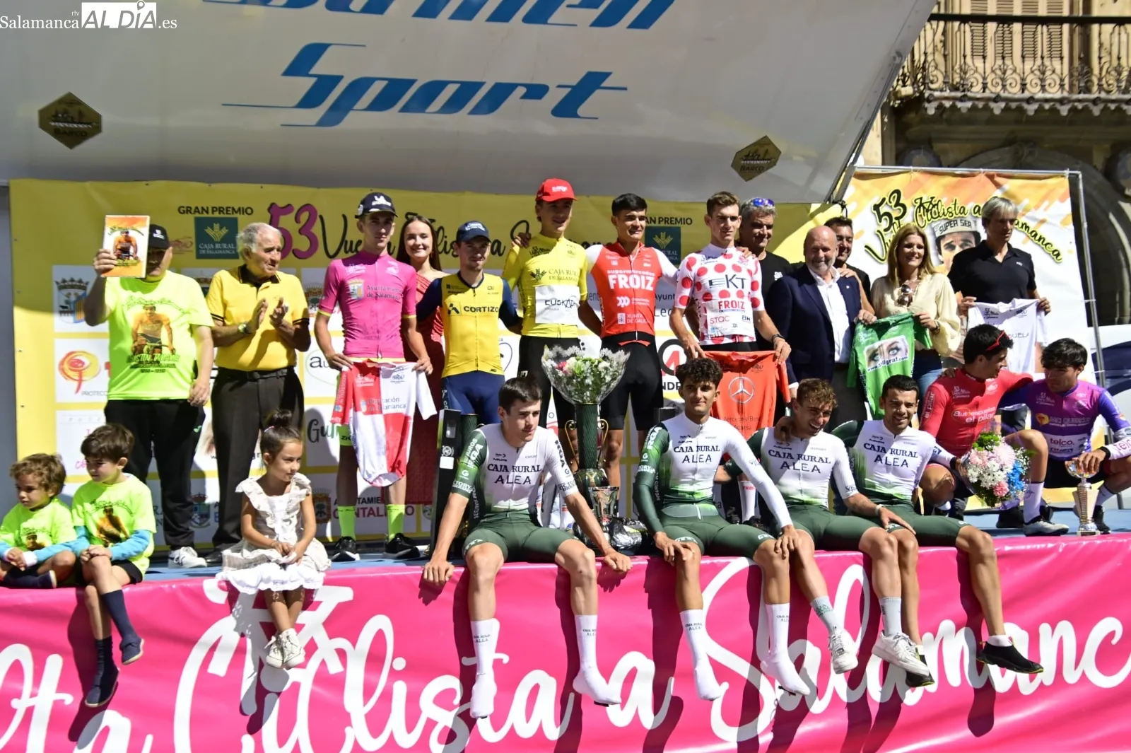 Salamanca disfruta de su 53ª Vuelta Ciclista con una contrarreloj por las calles de la ciudad | FOTOS: SALAMANCArtv AL DÍA