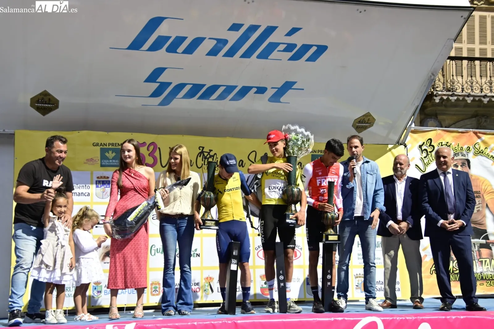 Salamanca disfruta de su 53ª Vuelta Ciclista con una contrarreloj por las calles de la ciudad | FOTOS: SALAMANCArtv AL DÍA