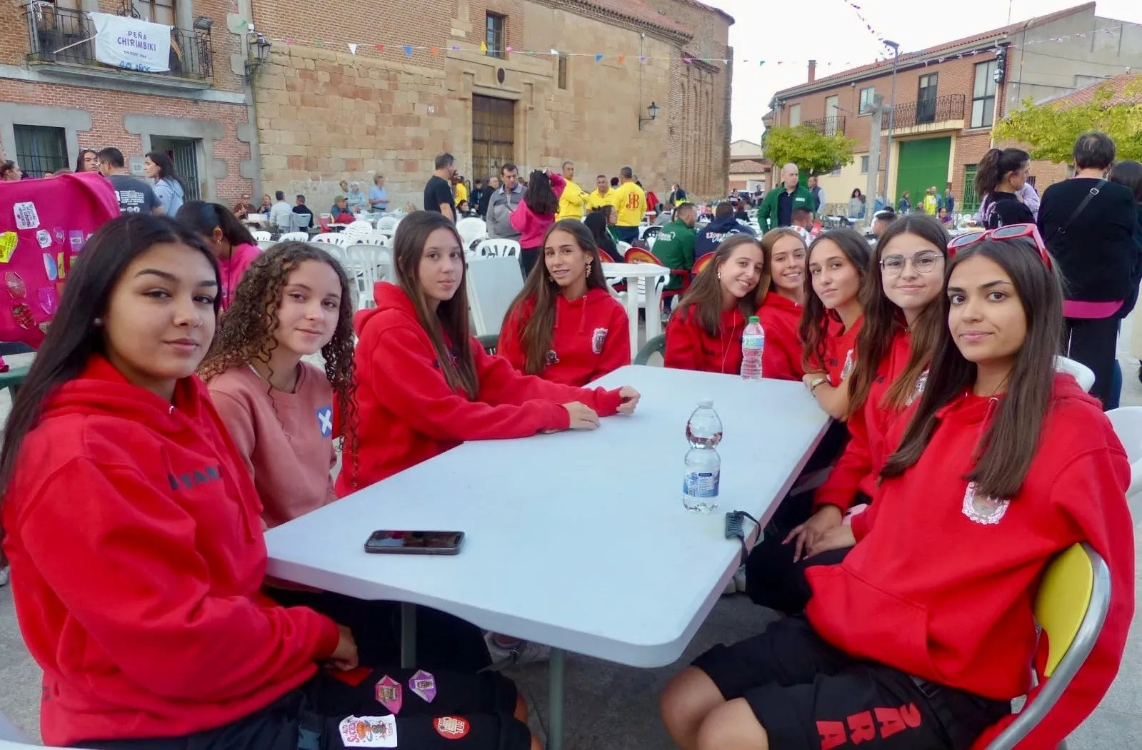 Foto 11 - Villoria dice adi&oacute;s a sus fiestas en una multitudinaria reuni&oacute;n vecinal para disfrutar juntos de la "merienda de la vaca"